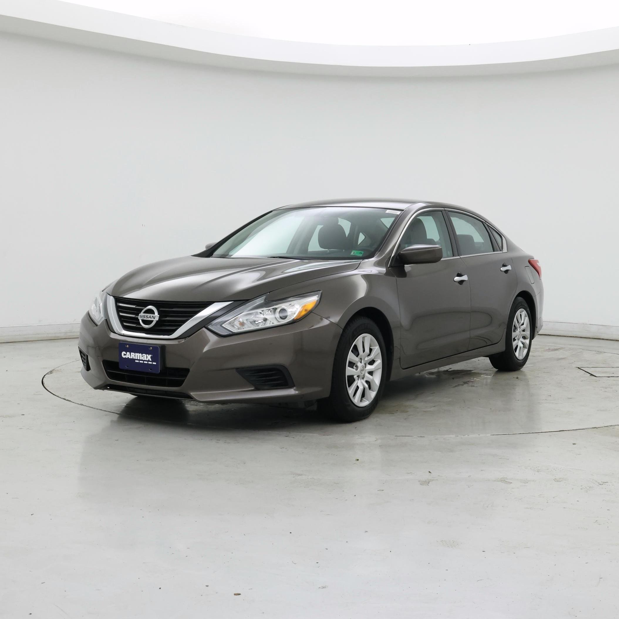 Thumbnail: 2016 Nissan Altima - 4