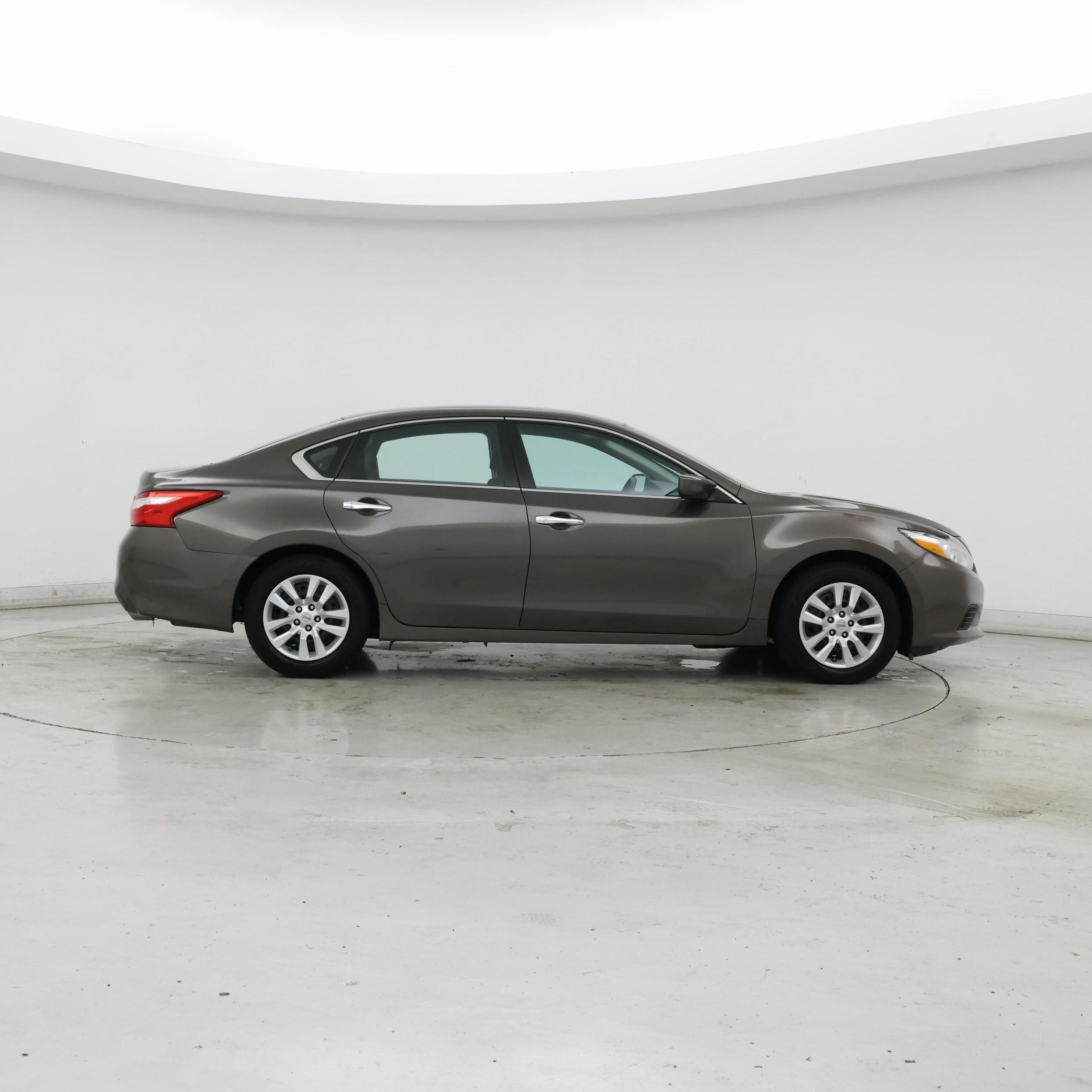 Thumbnail: 2016 Nissan Altima - 7