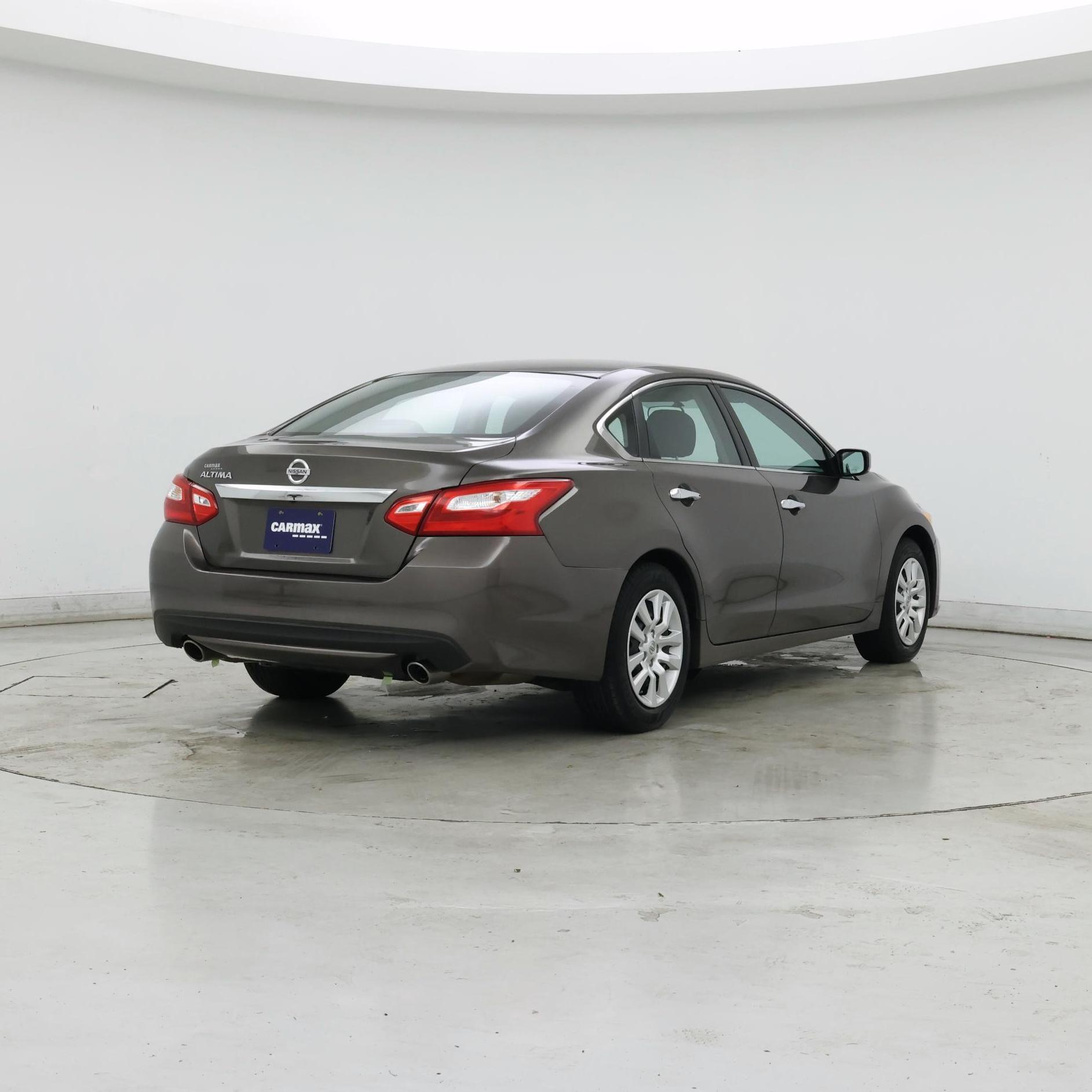 Thumbnail: 2016 Nissan Altima - 8