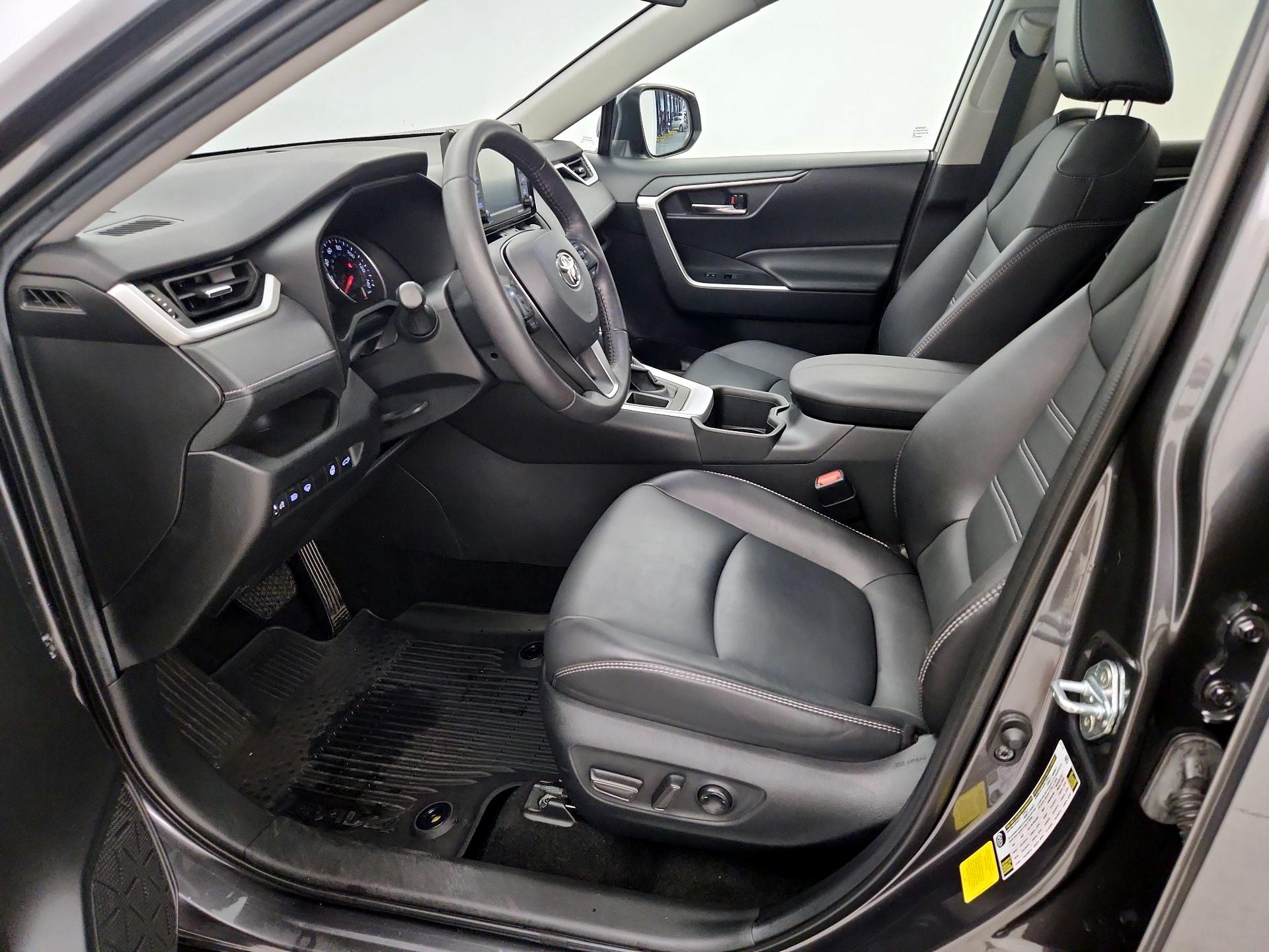 Thumbnail: 2022 Toyota RAV4 - 11