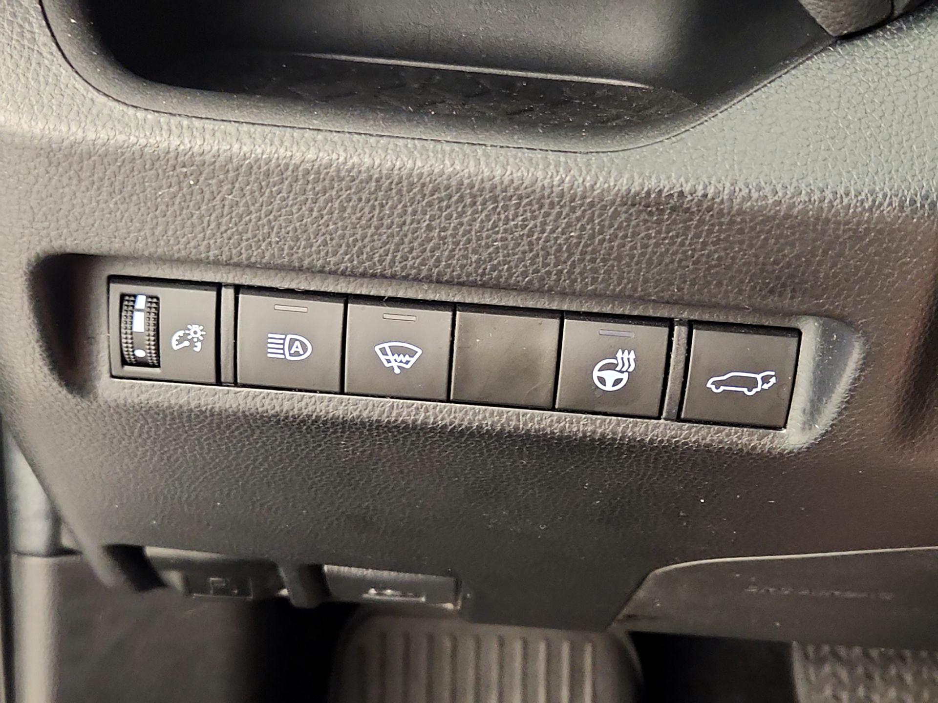 Thumbnail: 2022 Toyota RAV4 - 13