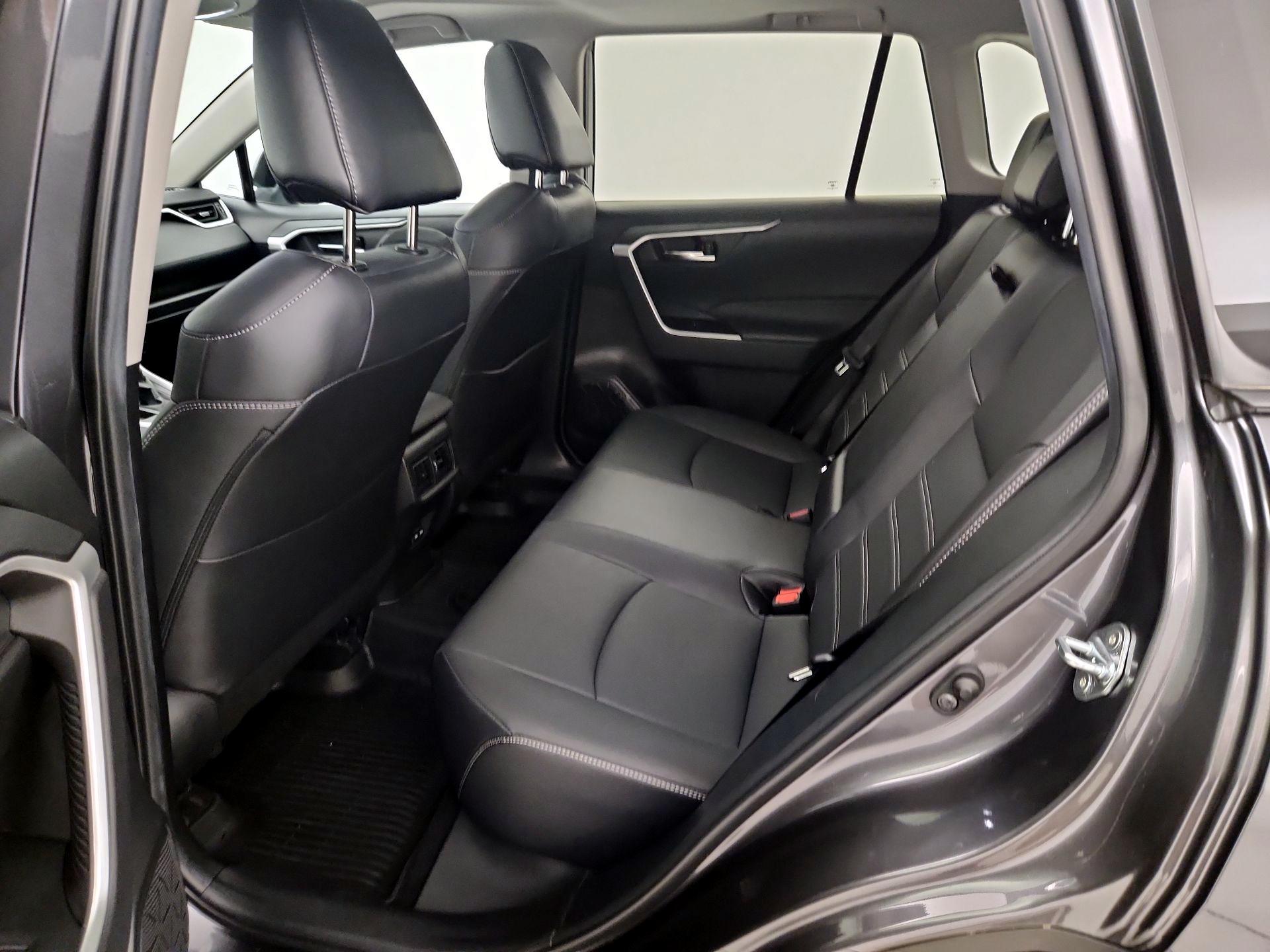 Thumbnail: 2022 Toyota RAV4 - 20