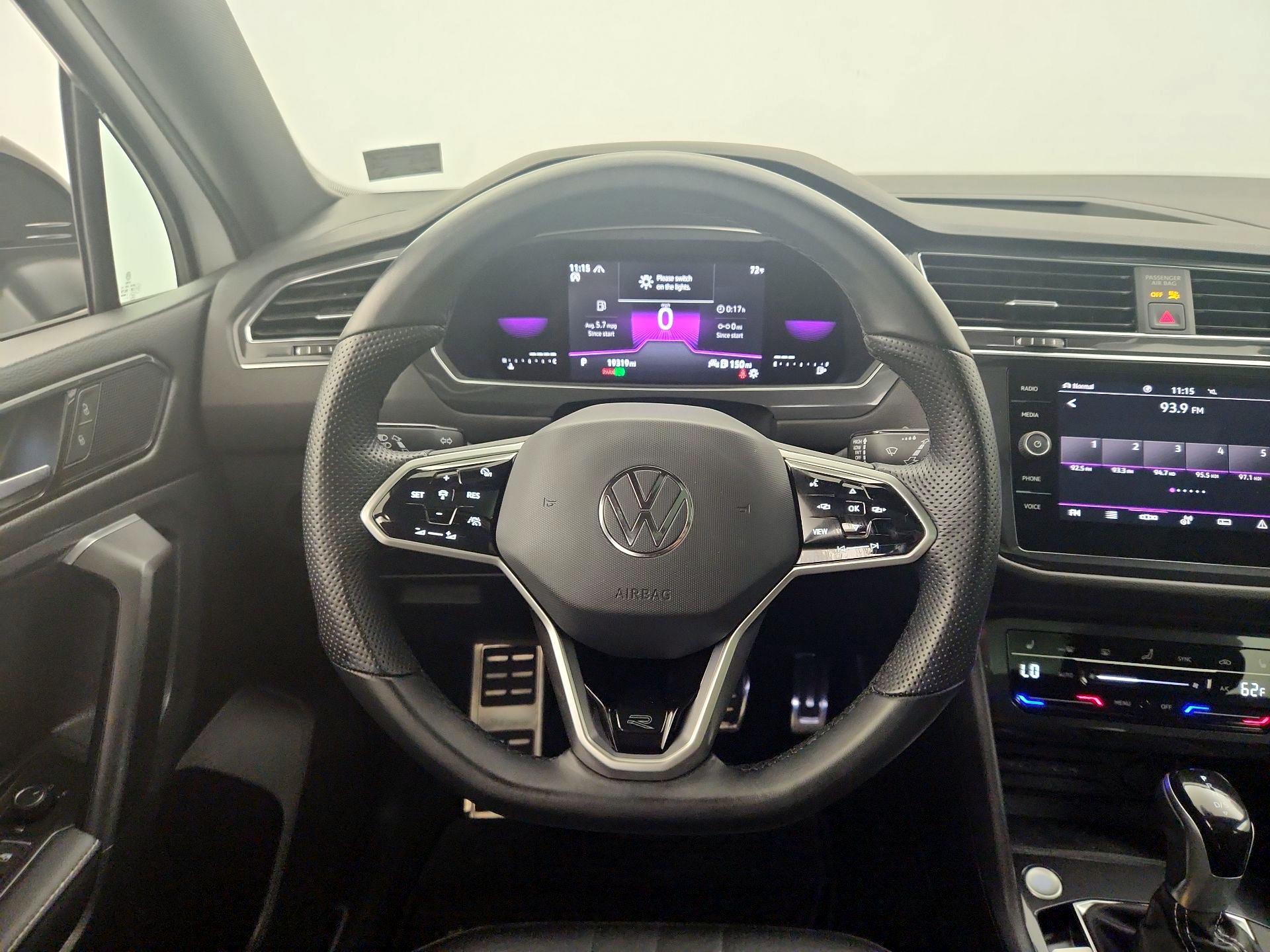Thumbnail: 2023 Volkswagen Tiguan - 10