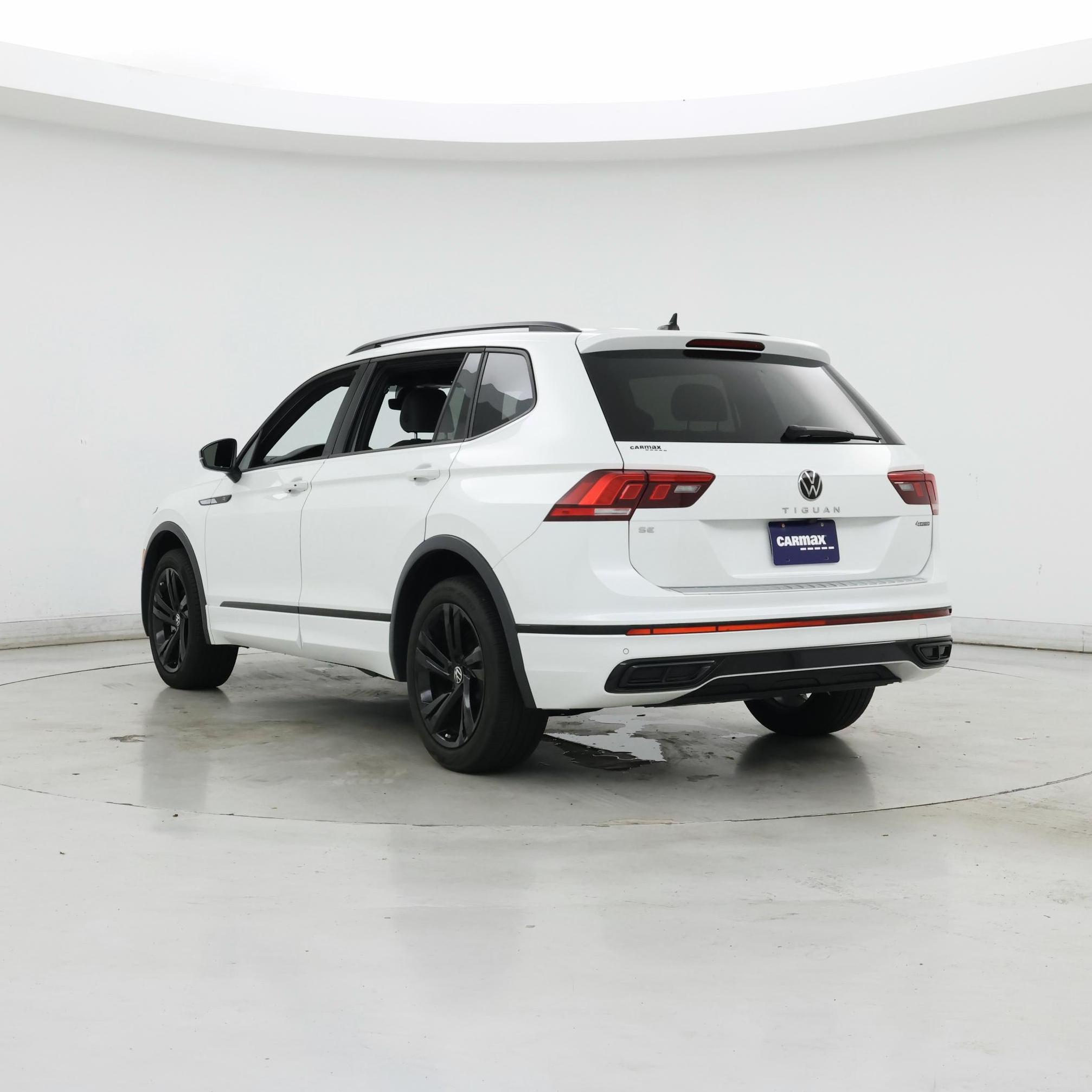 Thumbnail: 2023 Volkswagen Tiguan - 2