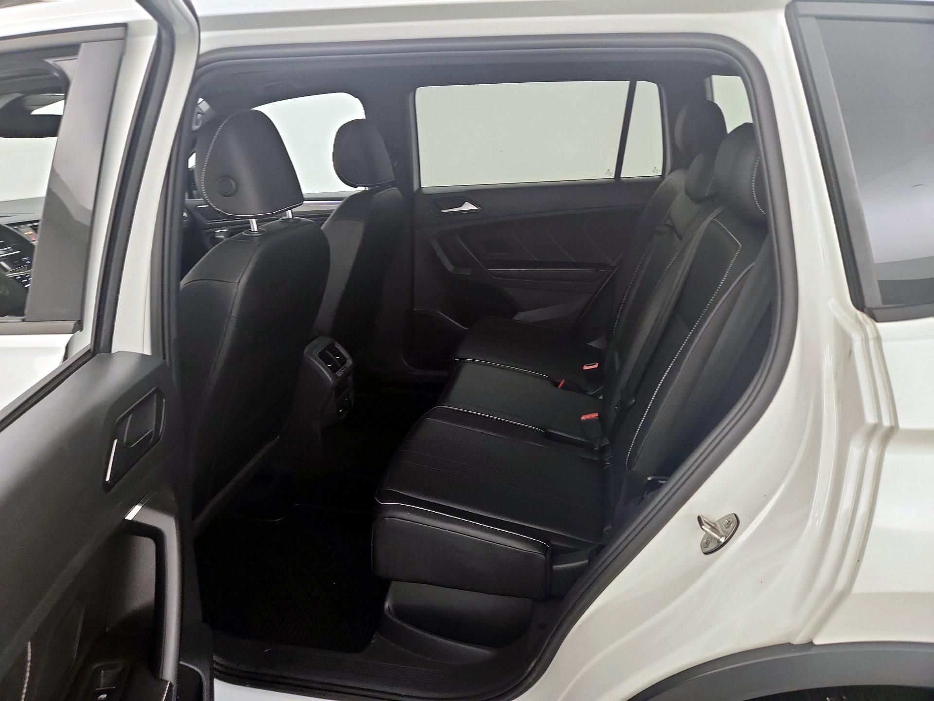 Thumbnail: 2023 Volkswagen Tiguan - 20