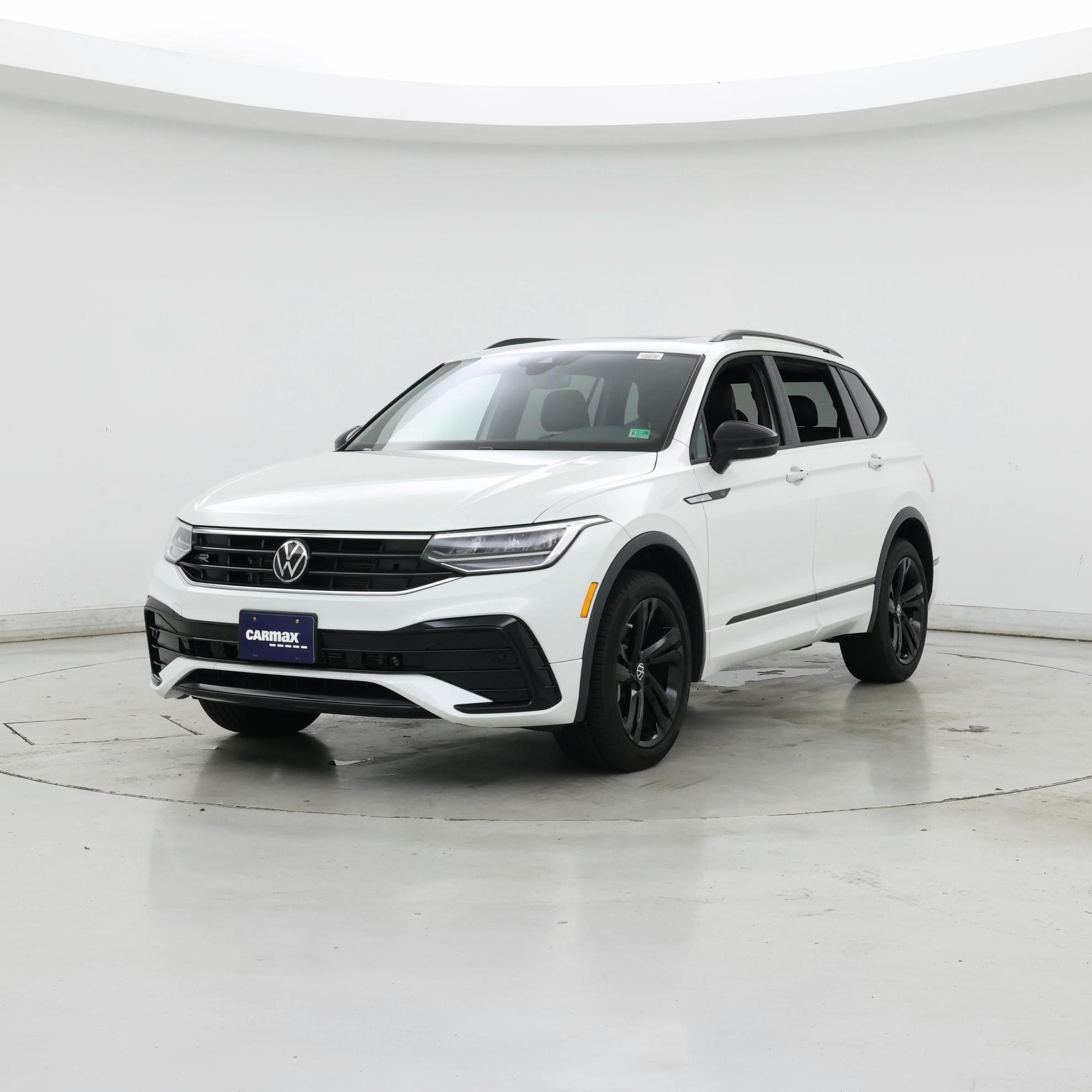 Thumbnail: 2023 Volkswagen Tiguan - 4