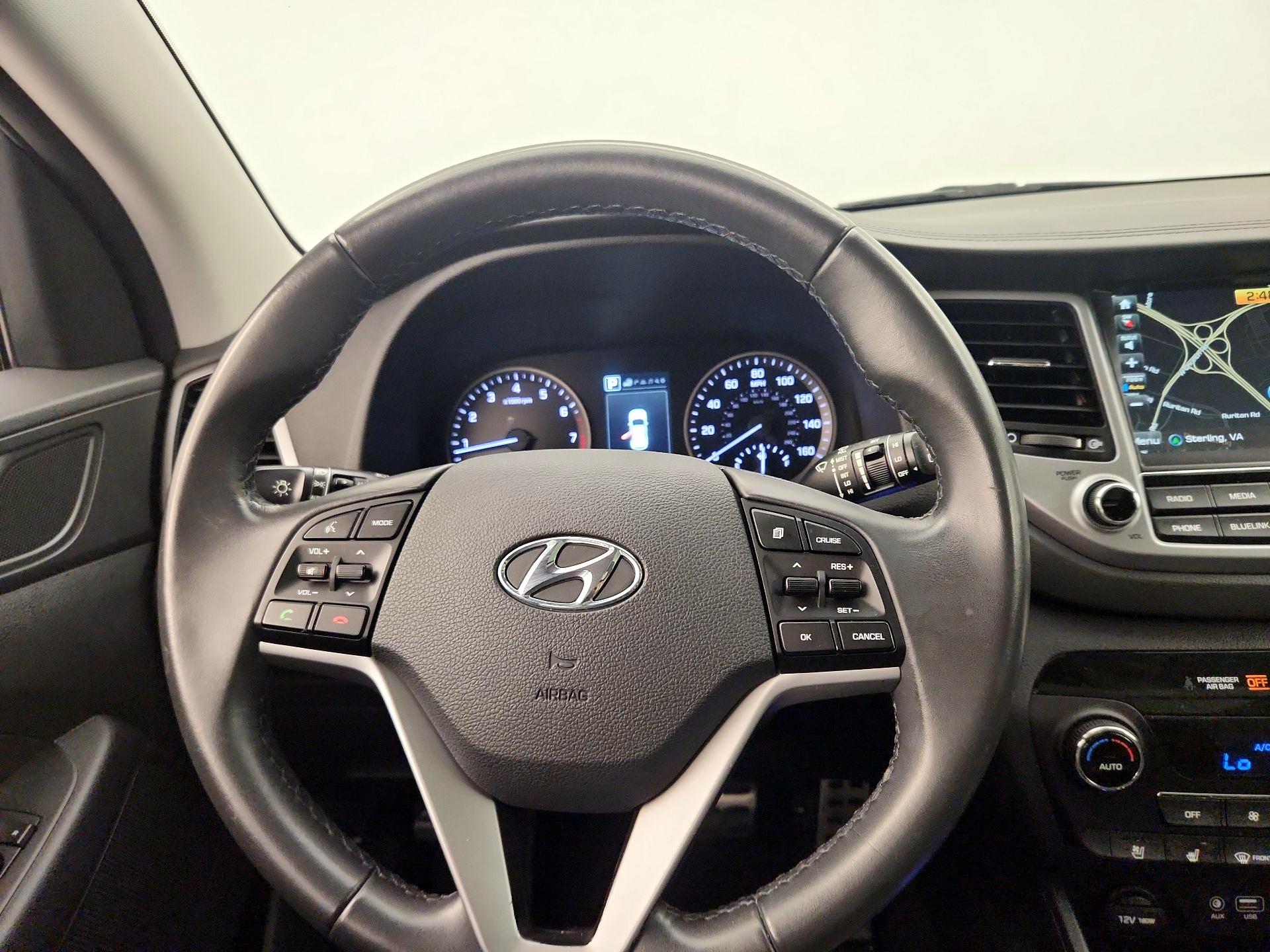 Thumbnail: 2016 Hyundai Tucson - 10