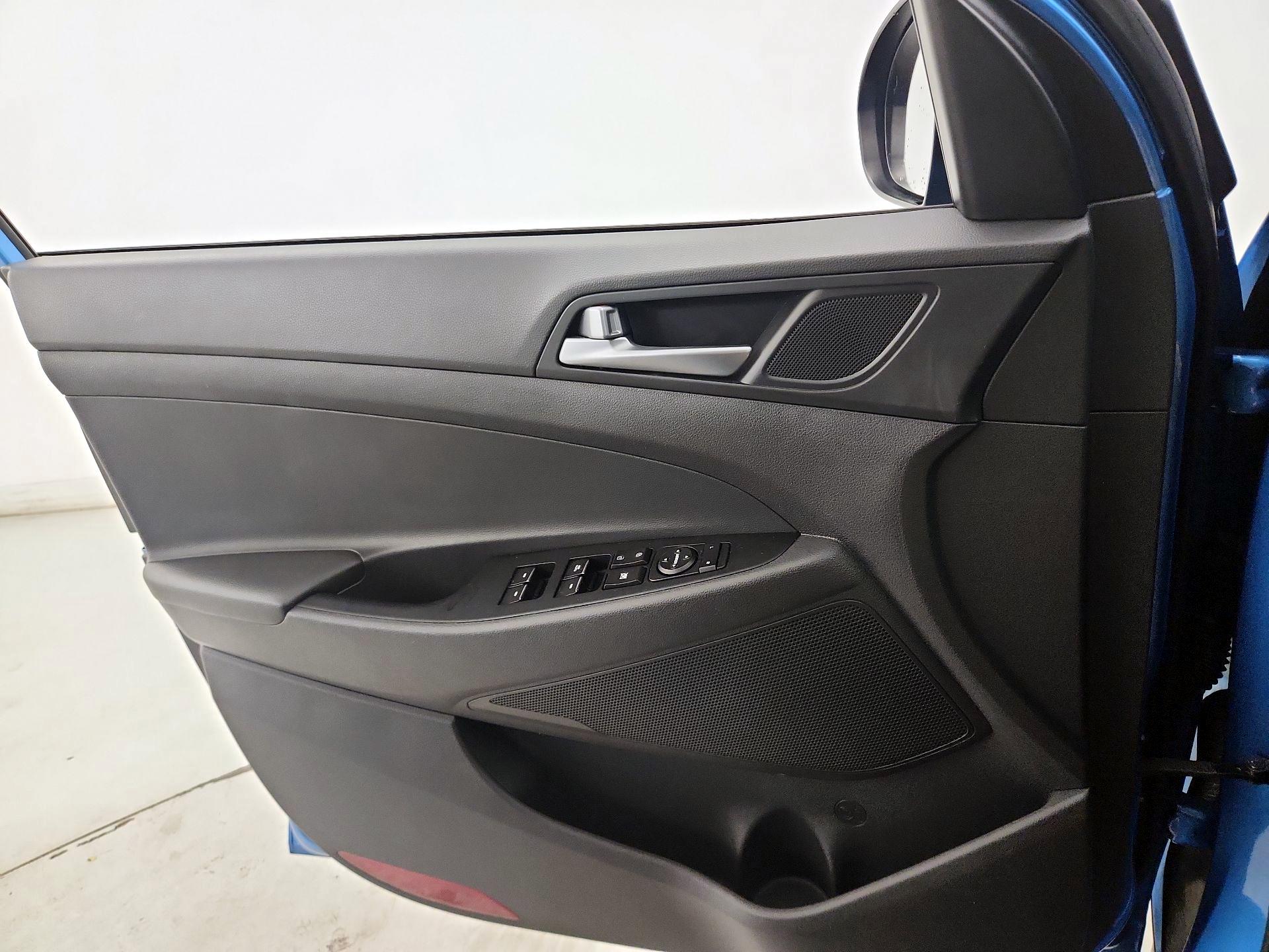 Thumbnail: 2016 Hyundai Tucson - 12