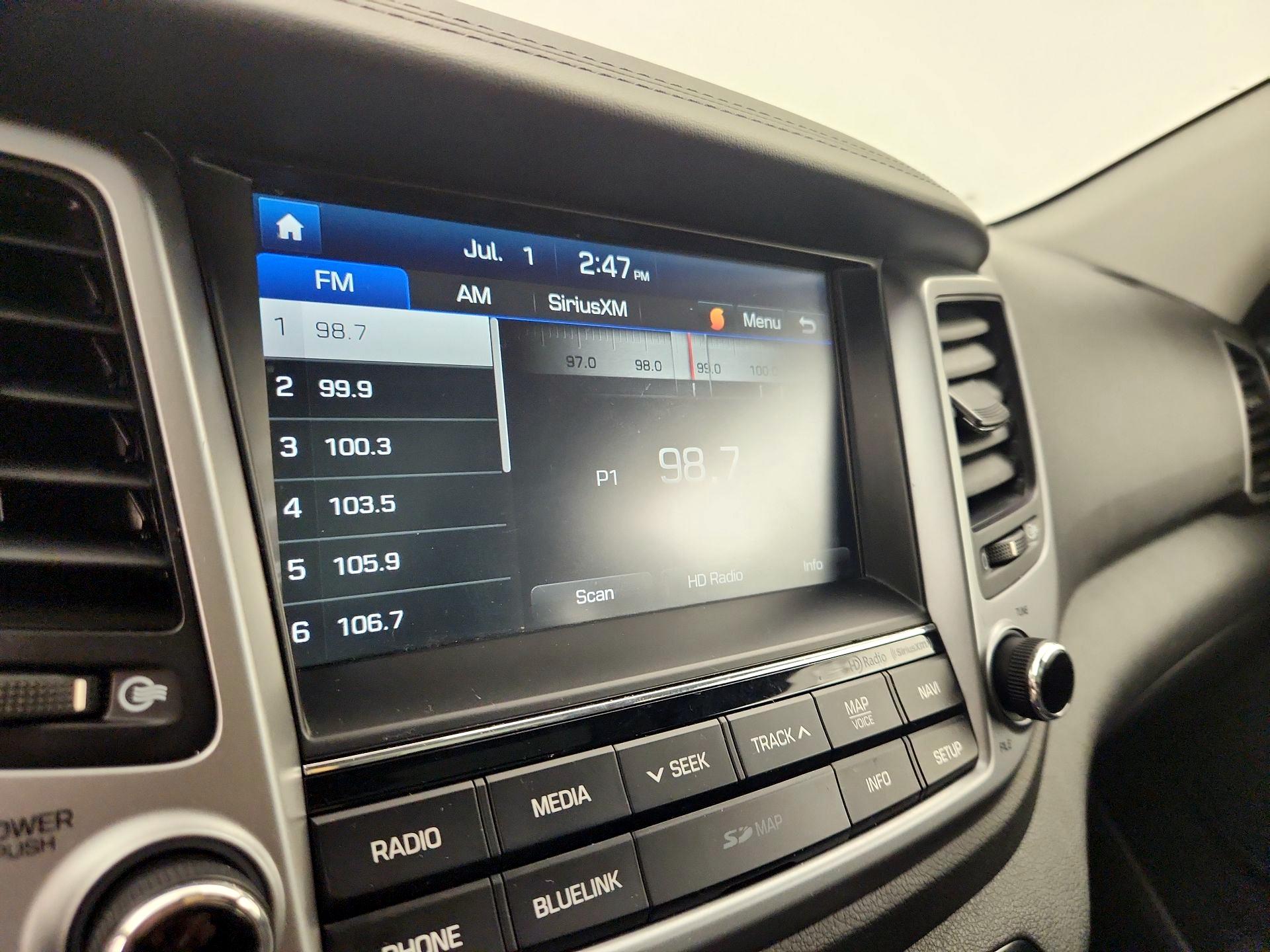 Thumbnail: 2016 Hyundai Tucson - 16