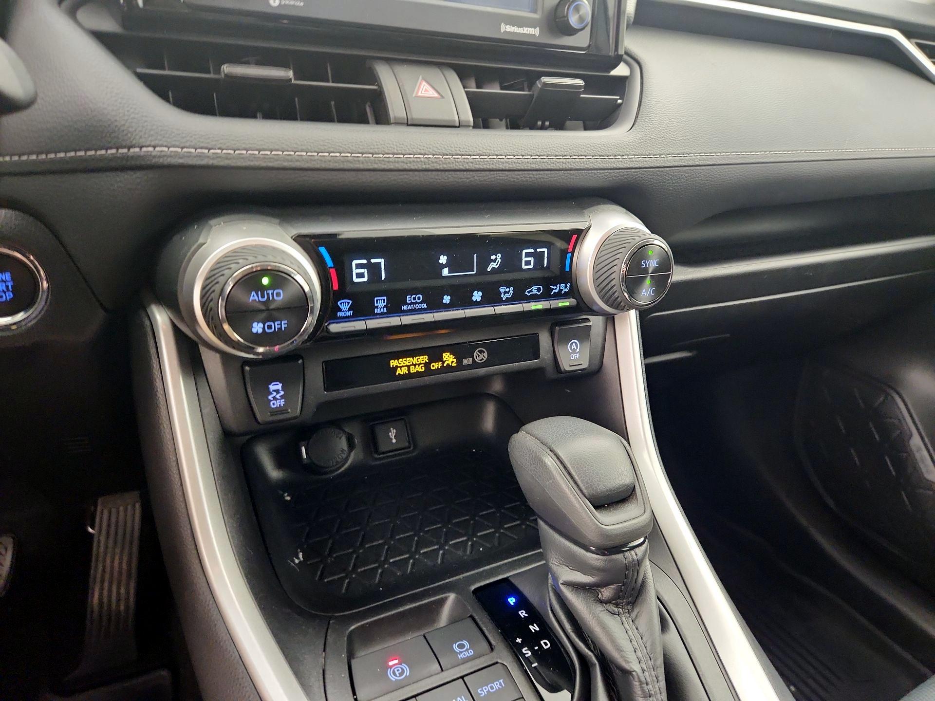 Thumbnail: 2021 Toyota RAV4 - 16