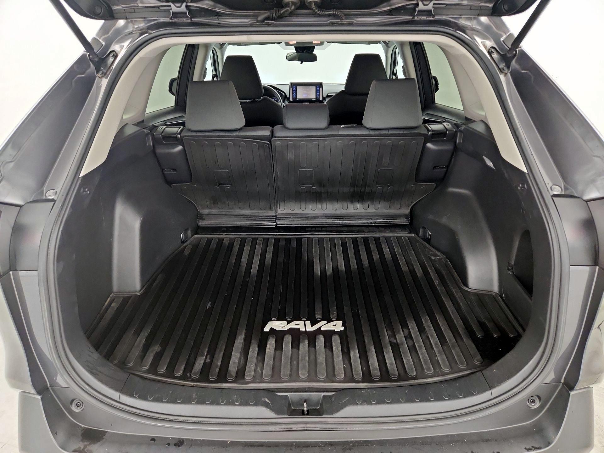Thumbnail: 2021 Toyota RAV4 - 20
