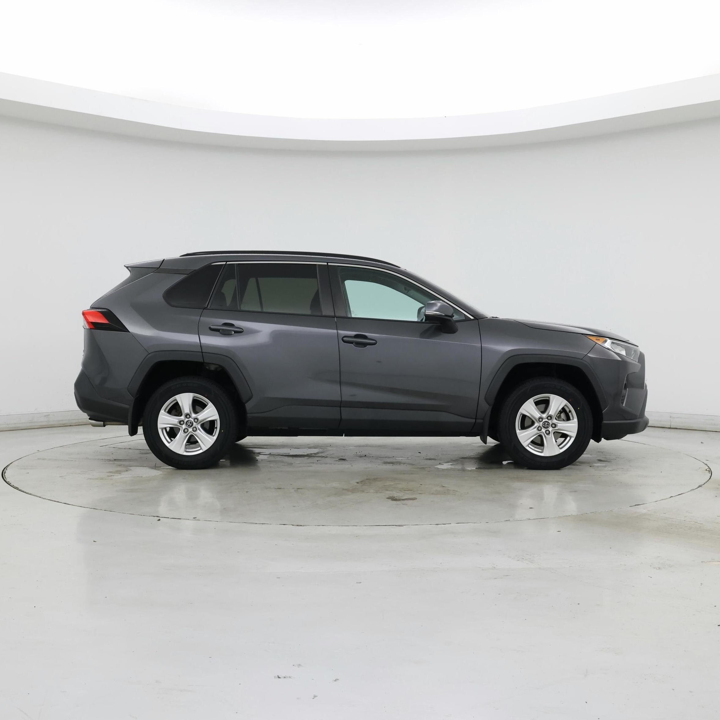 Thumbnail: 2021 Toyota RAV4 - 7