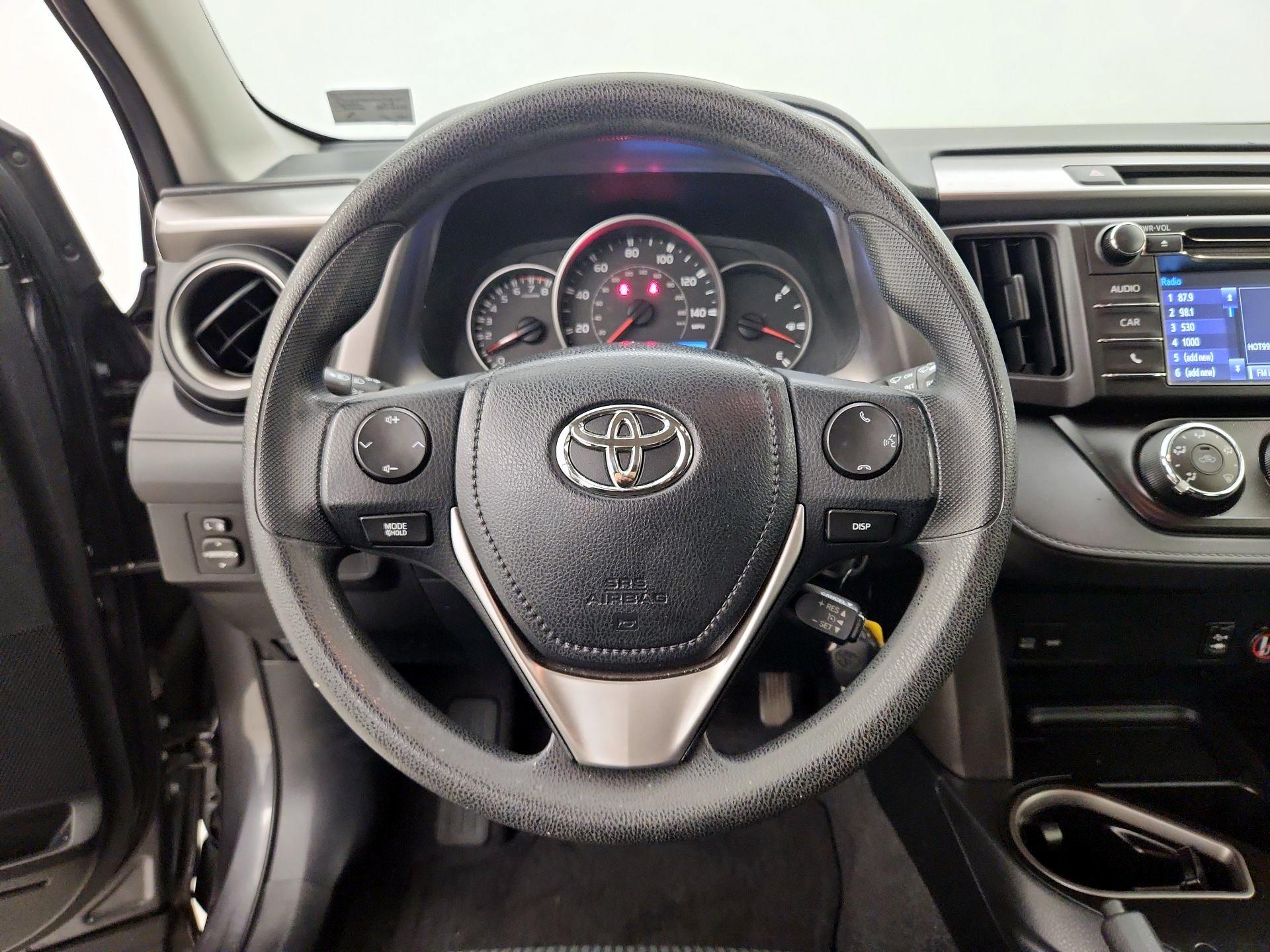Thumbnail: 2016 Toyota RAV4 - 10