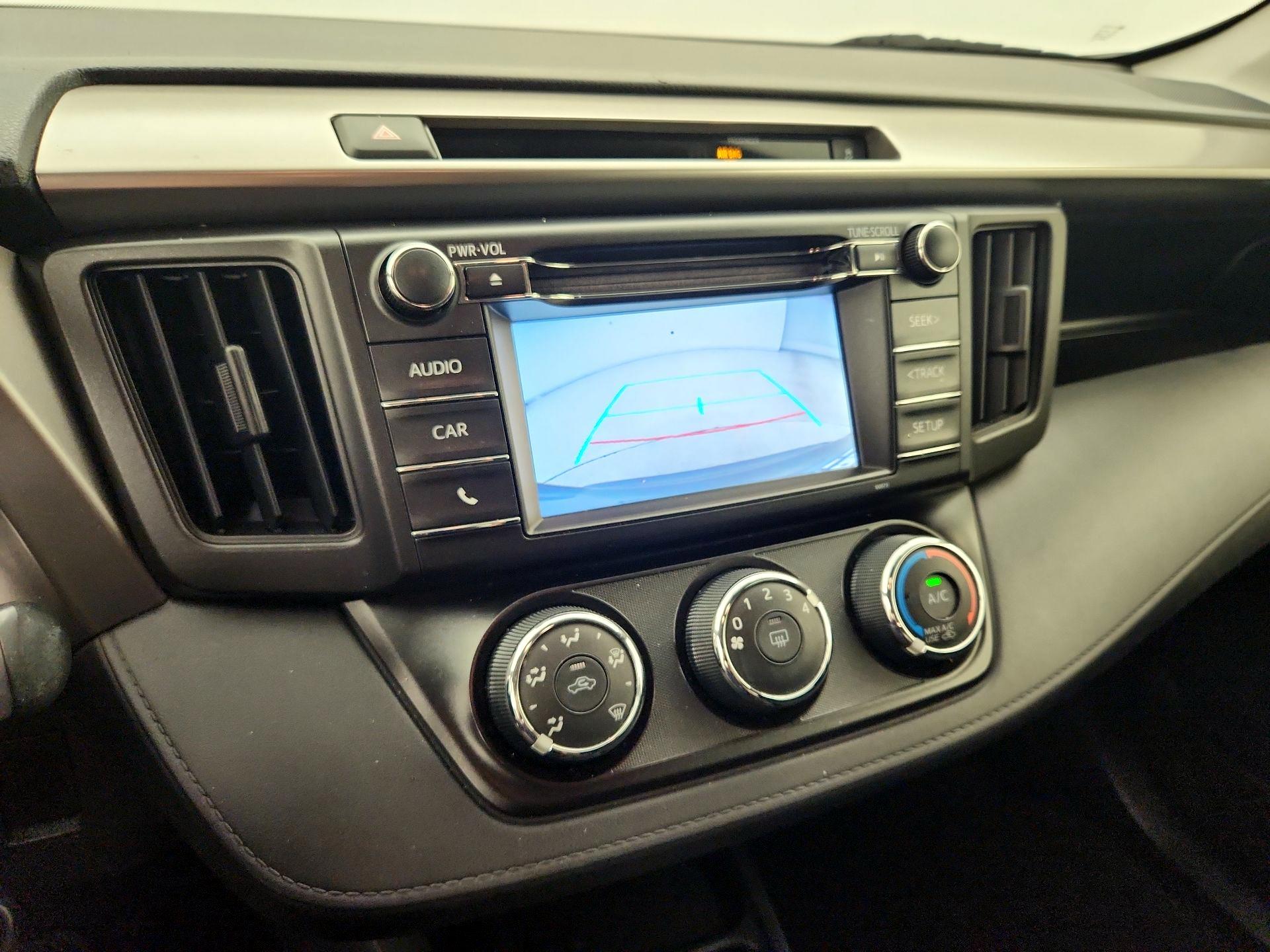 Thumbnail: 2016 Toyota RAV4 - 14