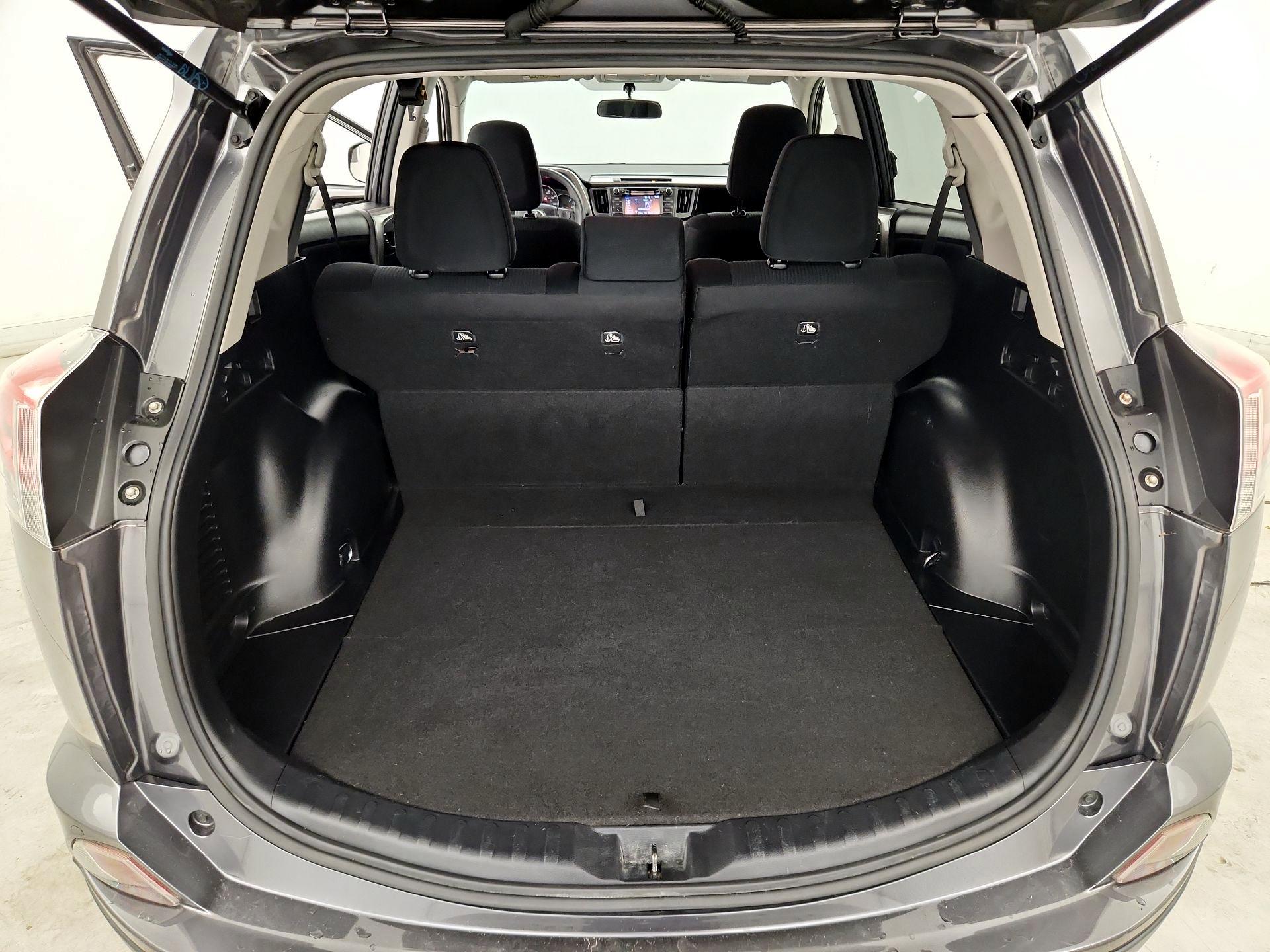 Thumbnail: 2016 Toyota RAV4 - 20