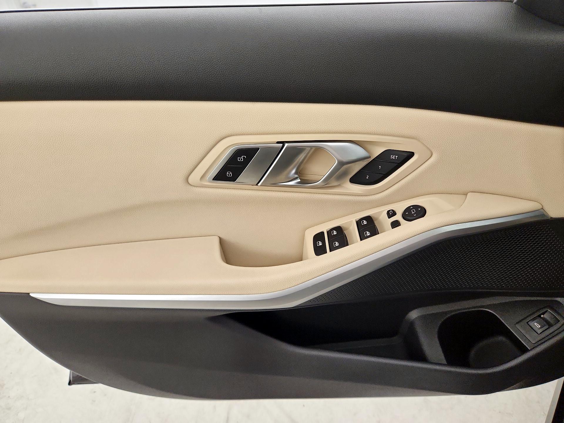 Thumbnail: 2019 BMW 3 Series - 12