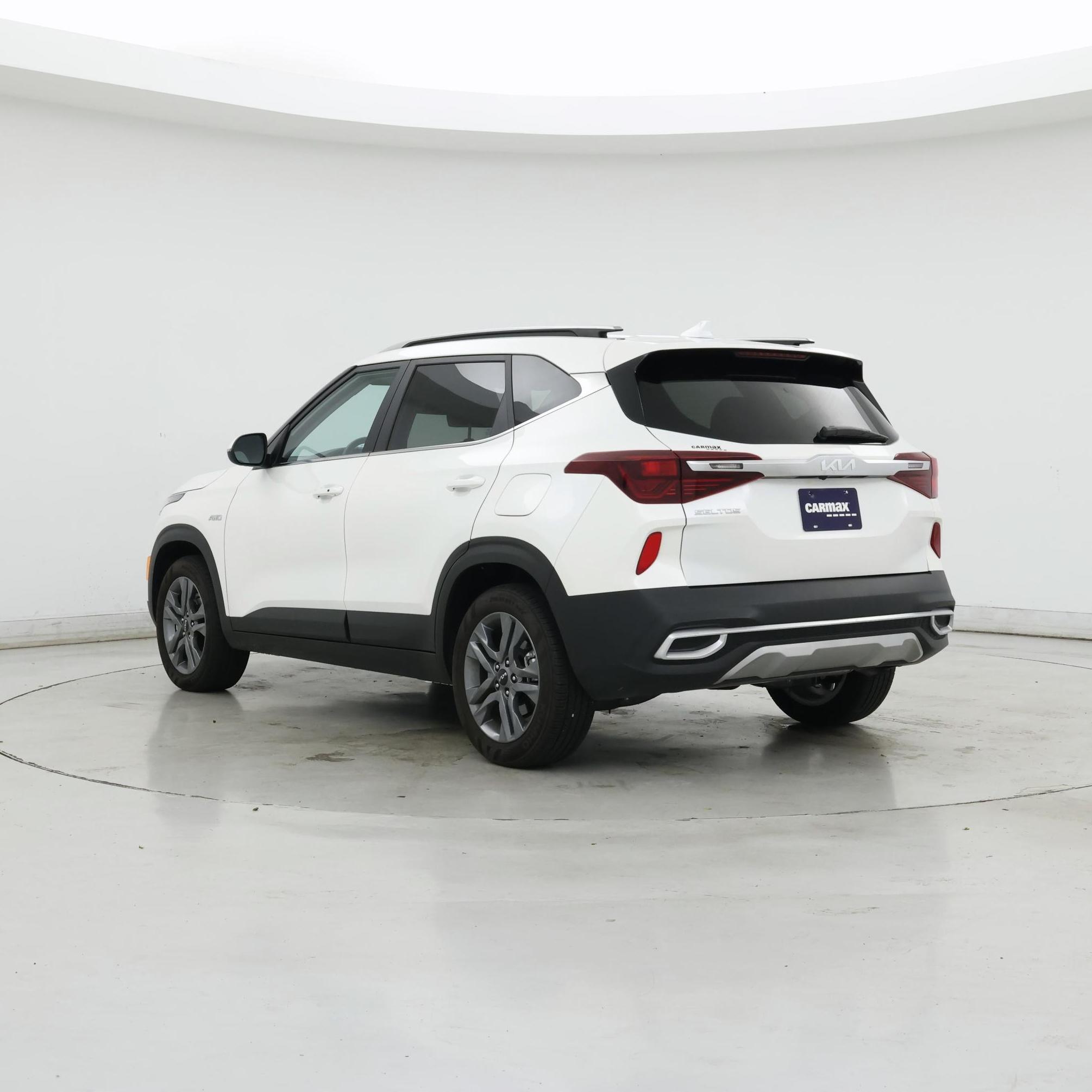 Thumbnail: 2023 Kia Seltos - 2