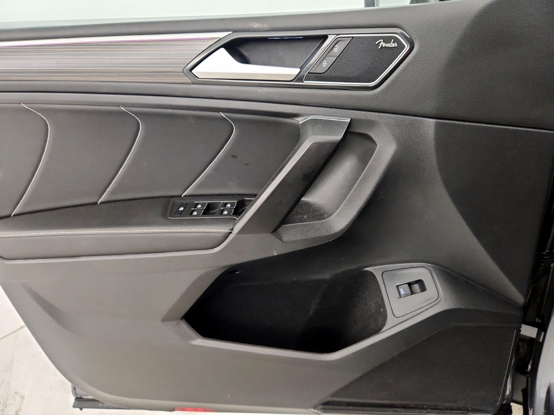 Thumbnail: 2022 Volkswagen Tiguan - 12