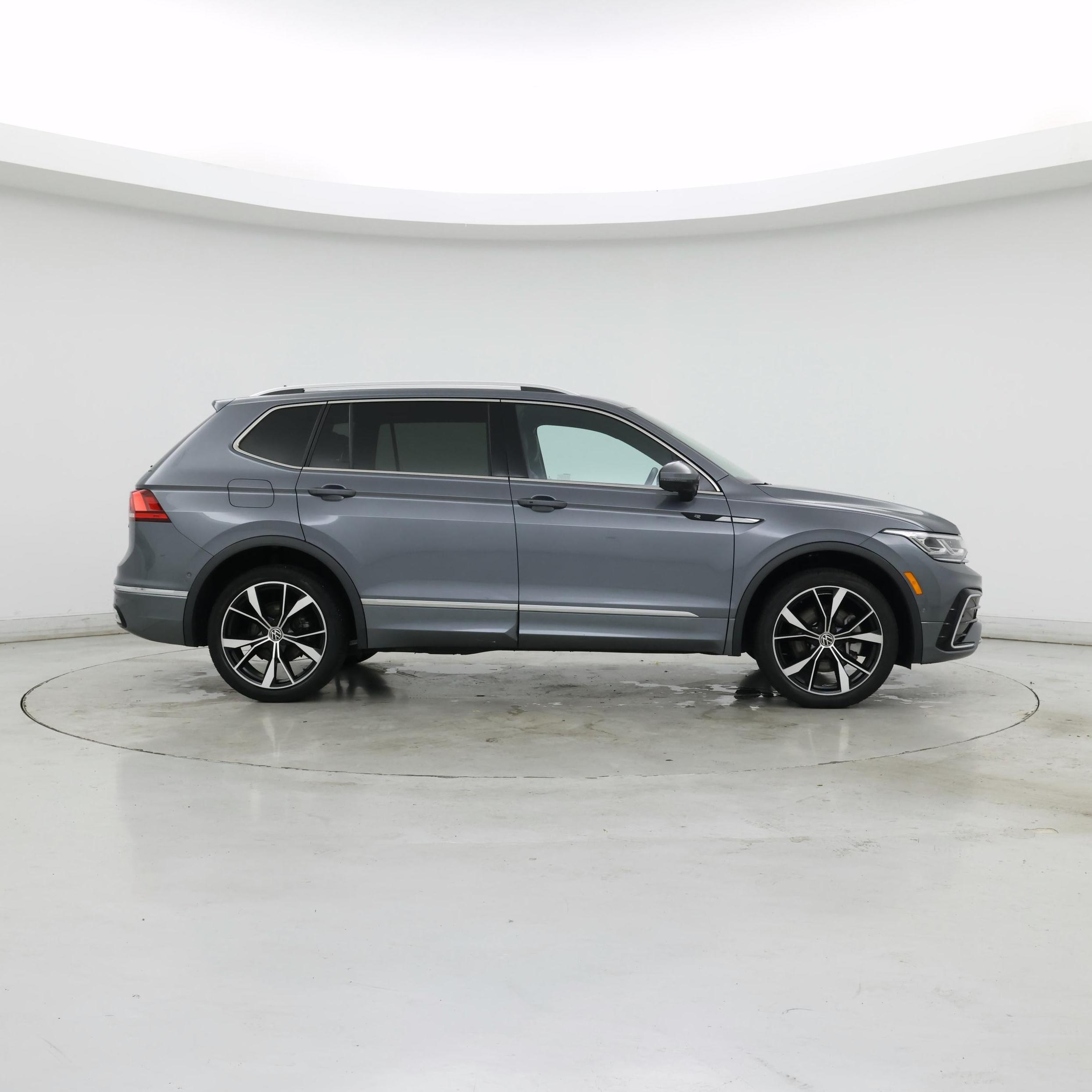 Thumbnail: 2022 Volkswagen Tiguan - 7