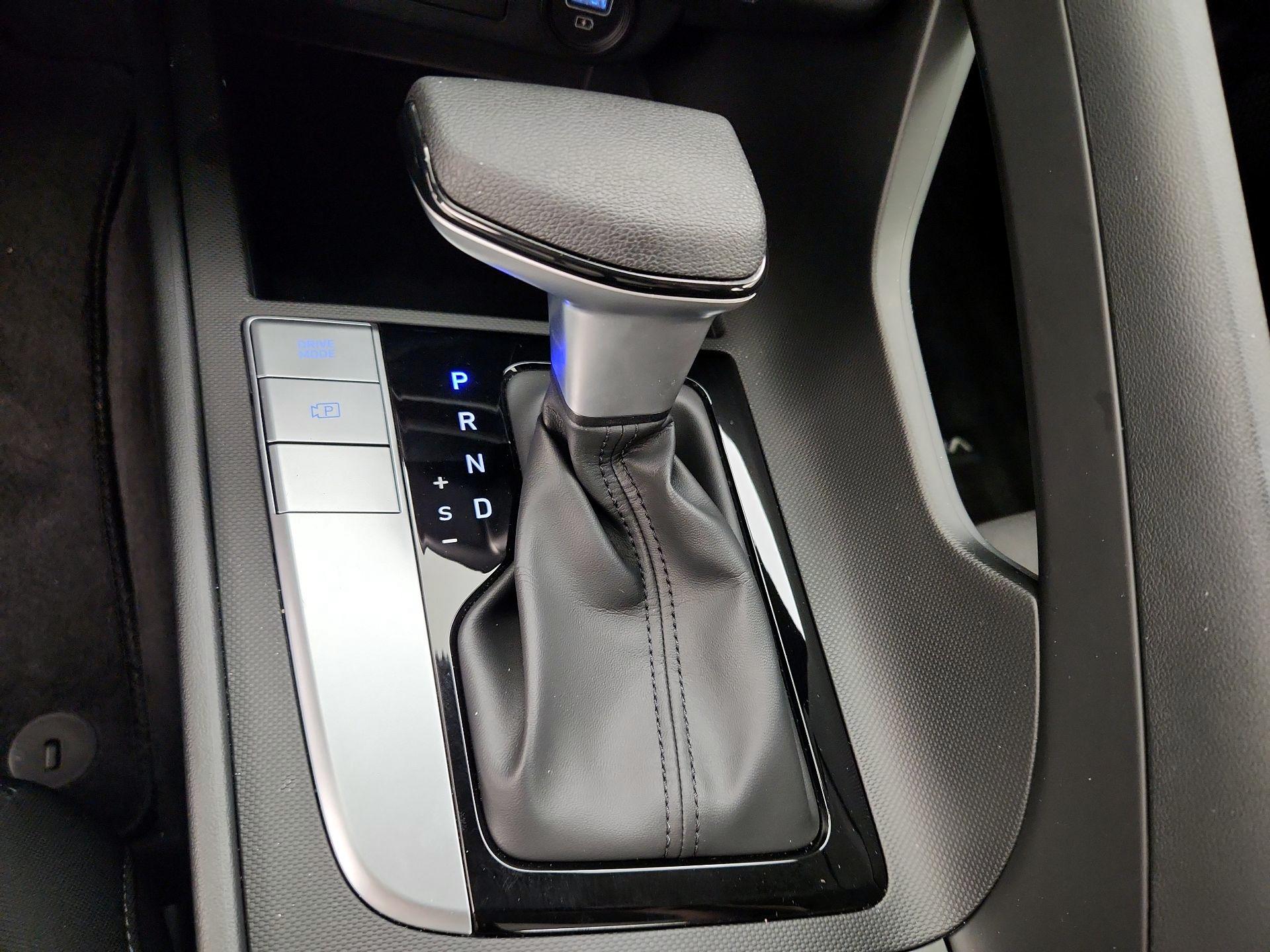 Thumbnail: 2023 Hyundai Elantra - 17