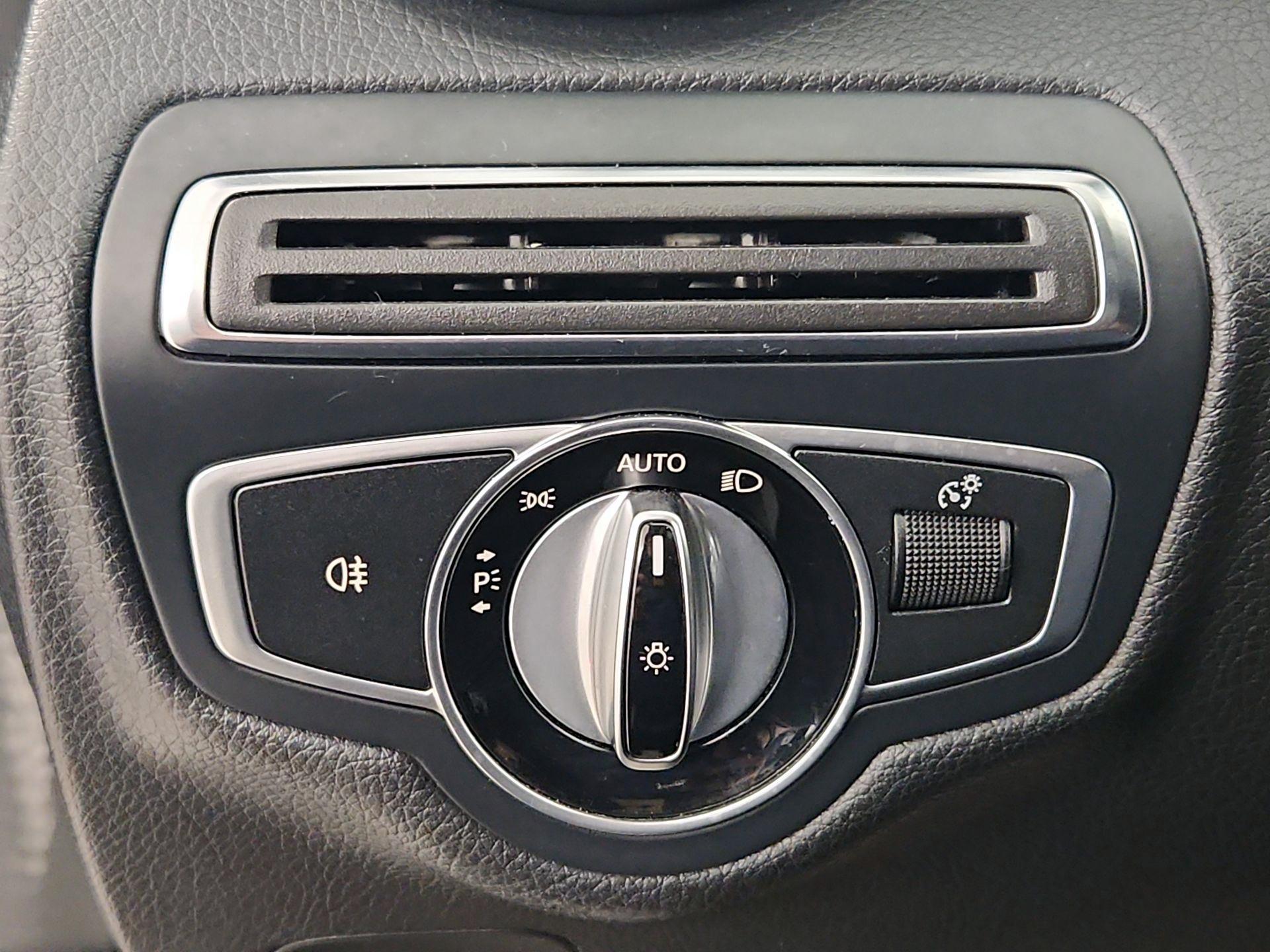 Thumbnail: 2016 Mercedes-Benz C-Class - 13