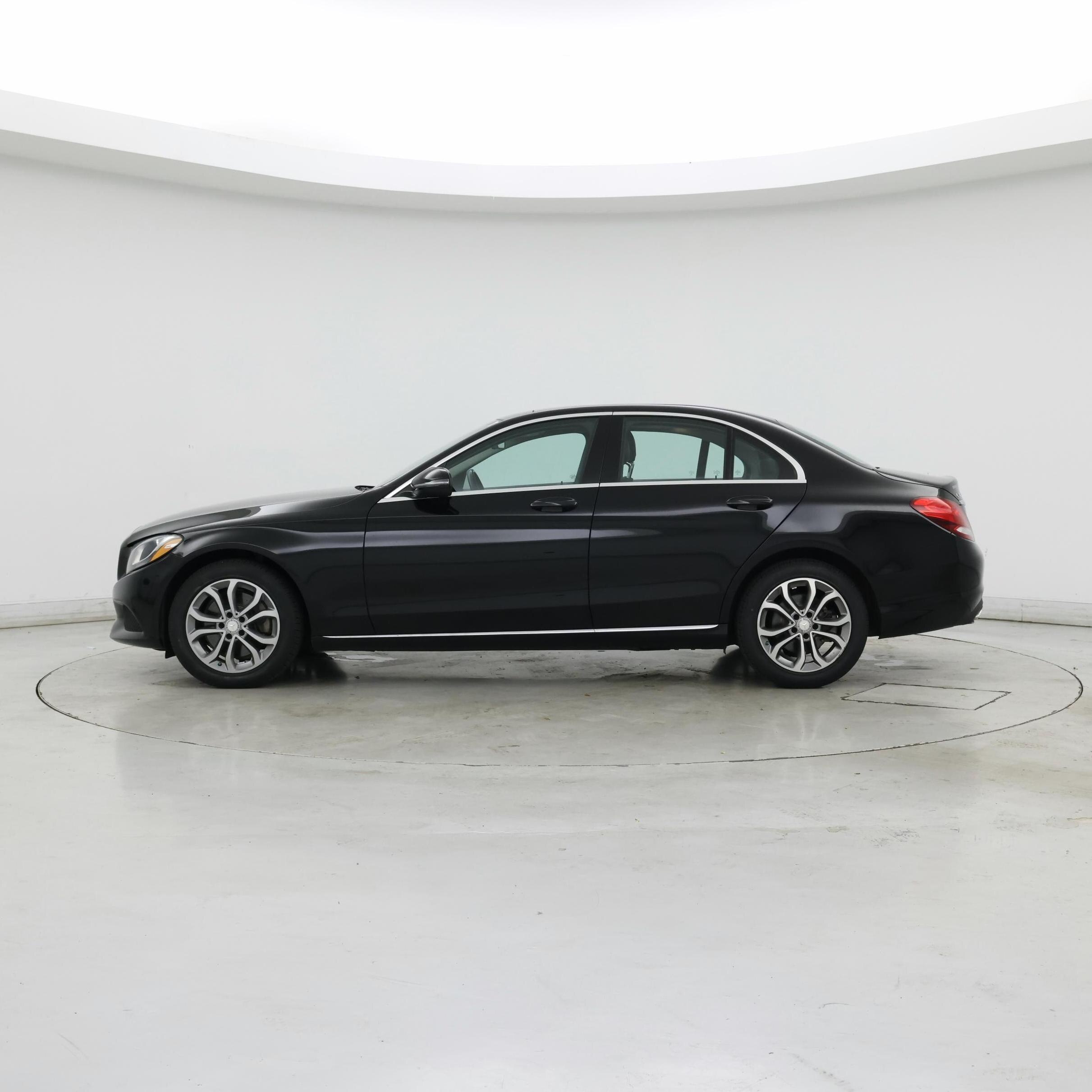 Thumbnail: 2016 Mercedes-Benz C-Class - 3