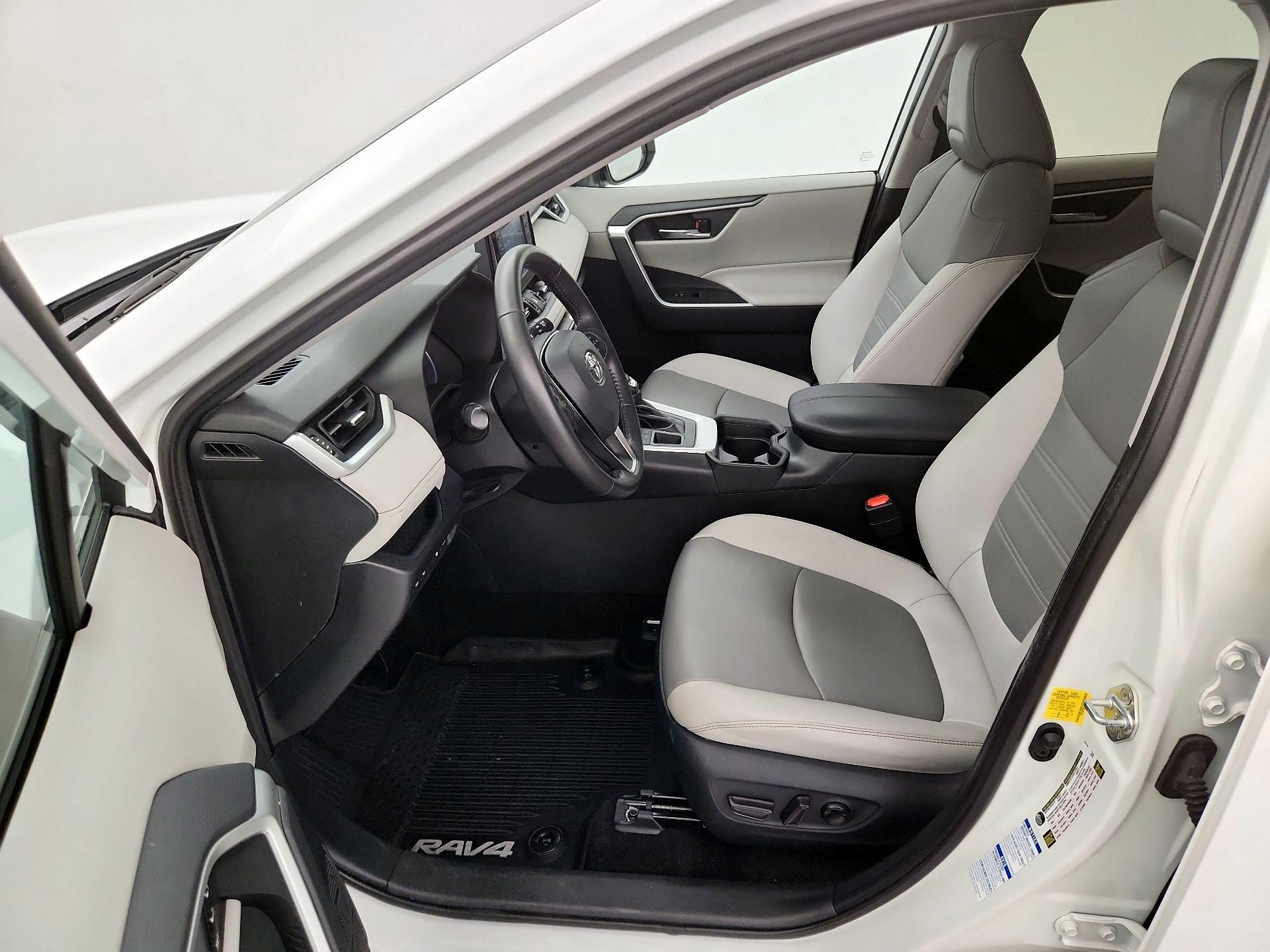 Thumbnail: 2019 Toyota RAV4 - 11