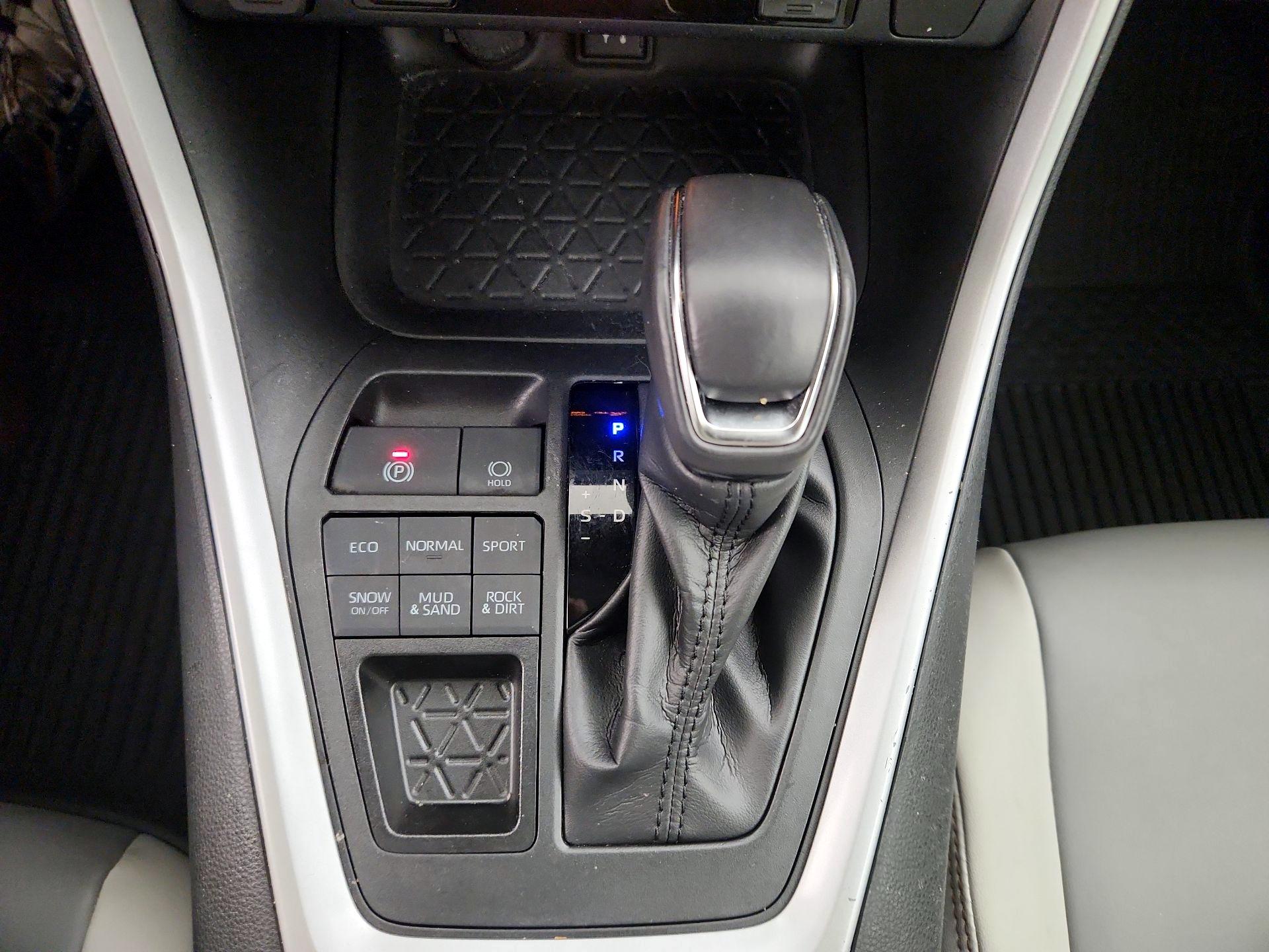 Thumbnail: 2019 Toyota RAV4 - 18