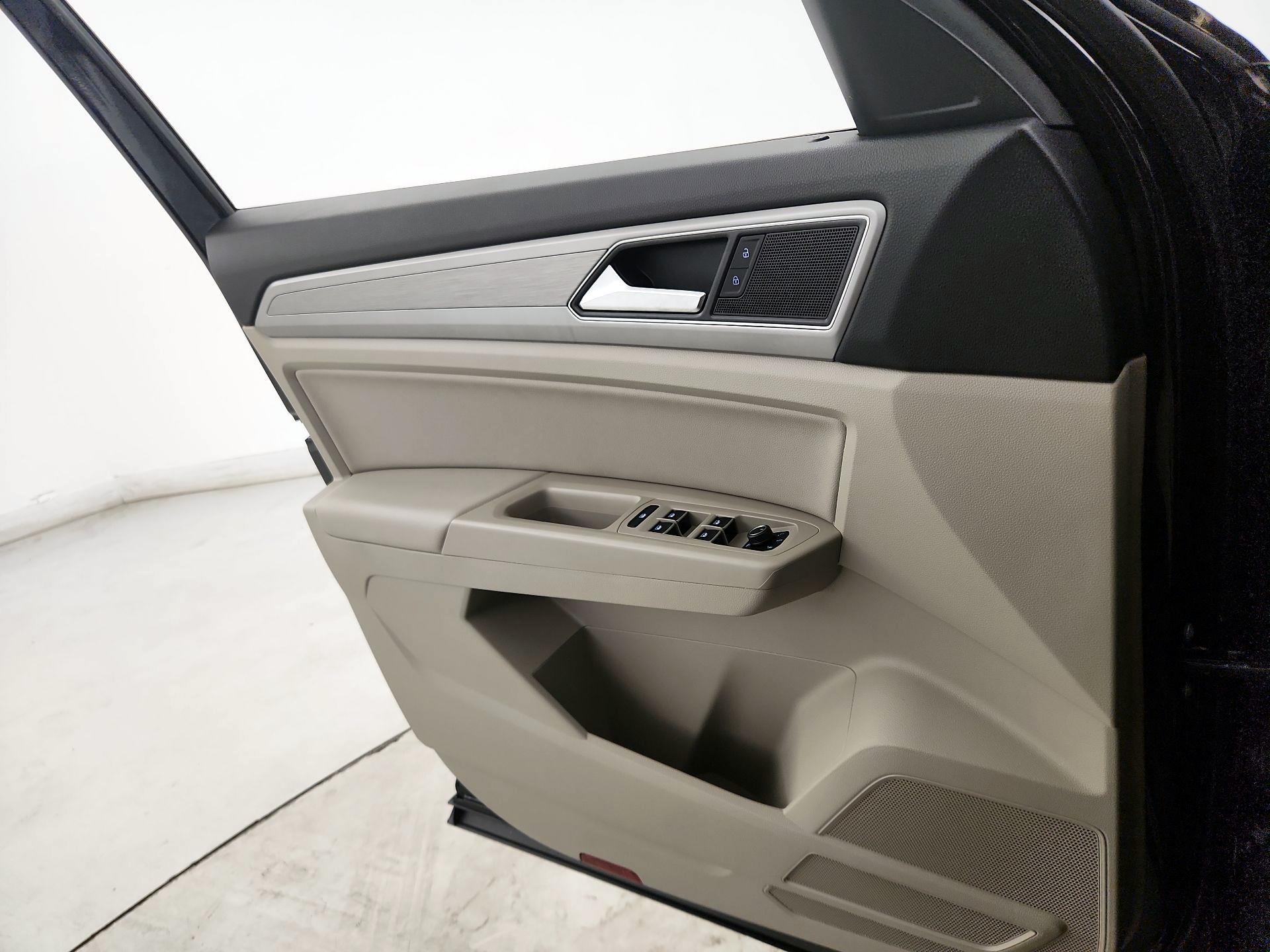 Thumbnail: 2019 Volkswagen Atlas - 12