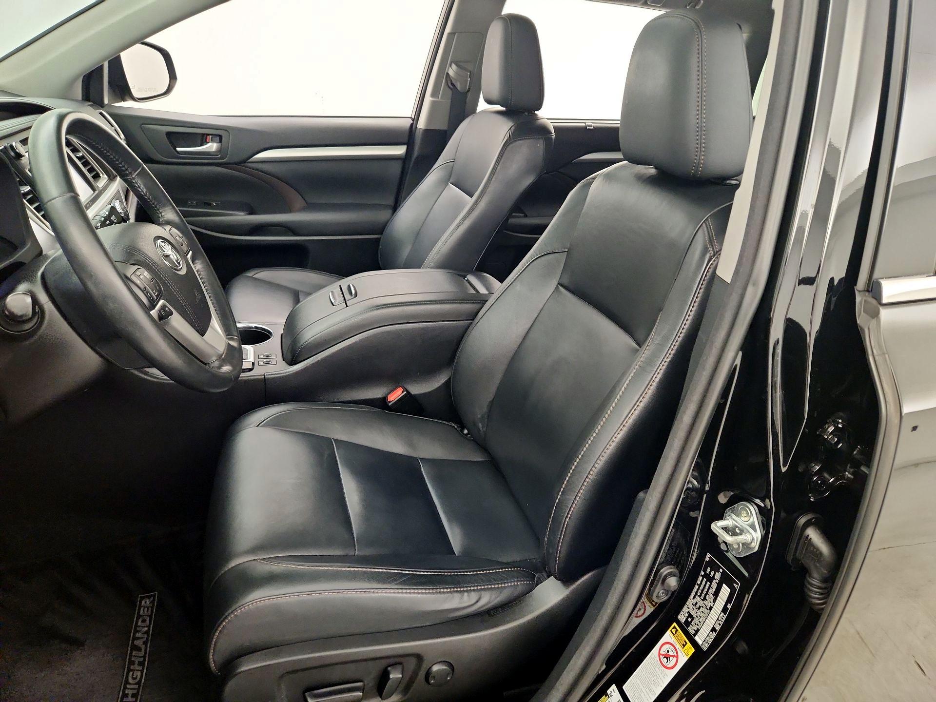 Thumbnail: 2015 Toyota Highlander - 11