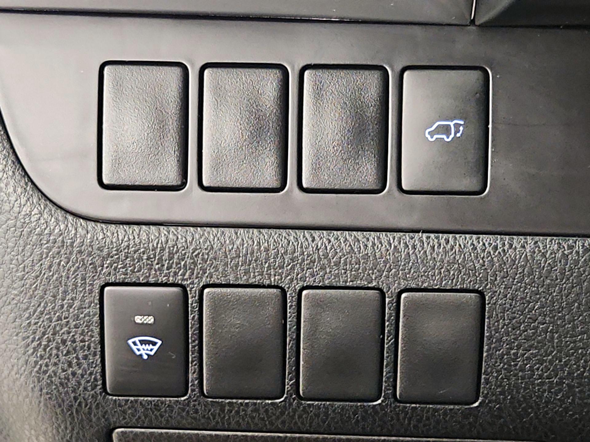 Thumbnail: 2015 Toyota Highlander - 13