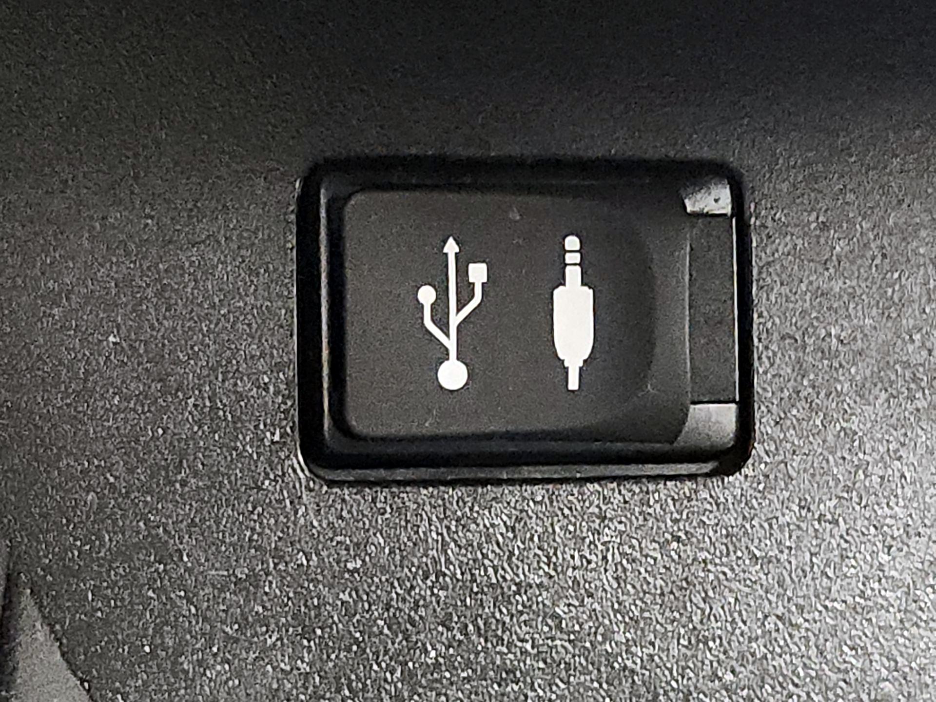 Thumbnail: 2015 Toyota Highlander - 19