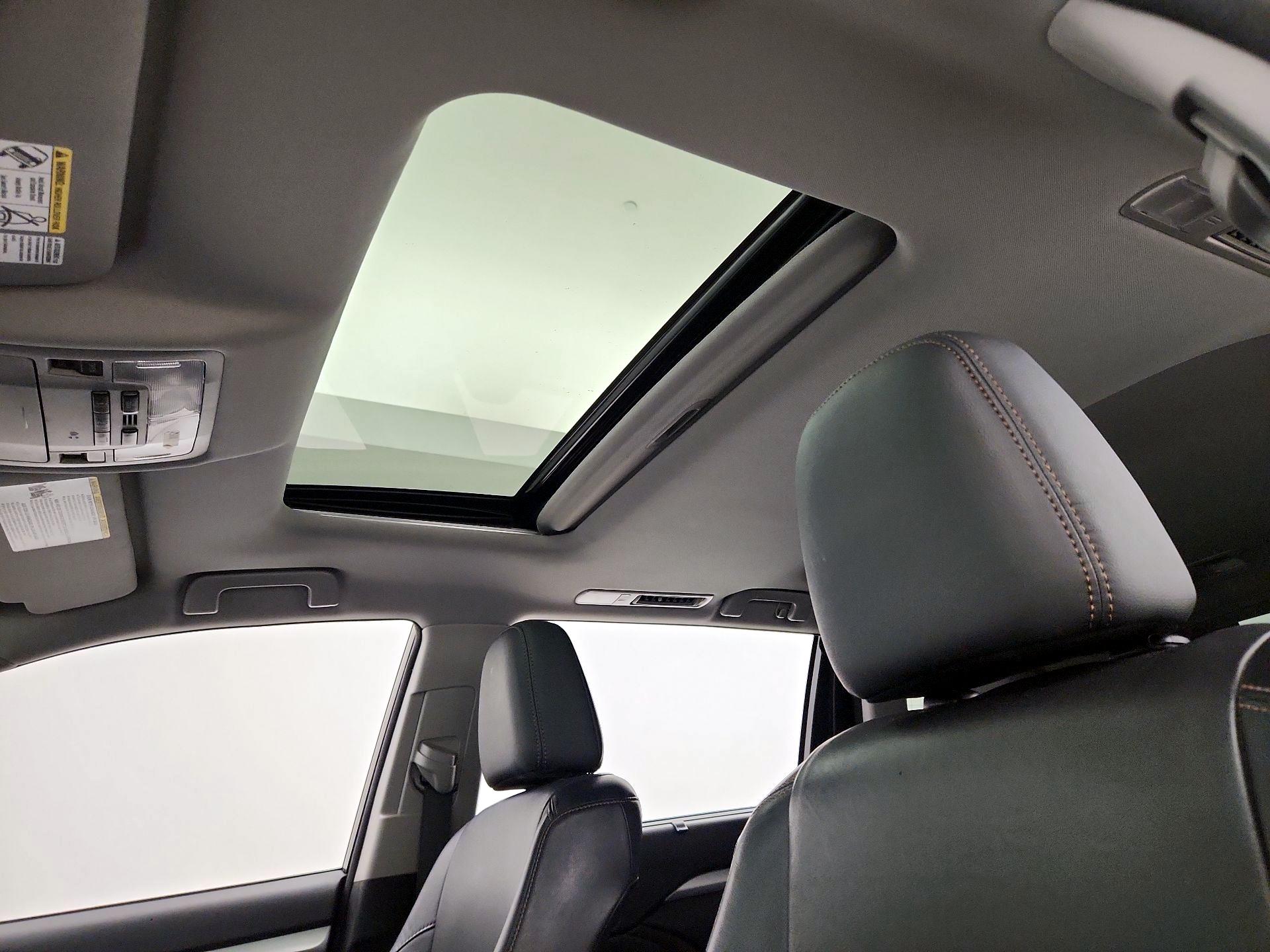 Thumbnail: 2015 Toyota Highlander - 20