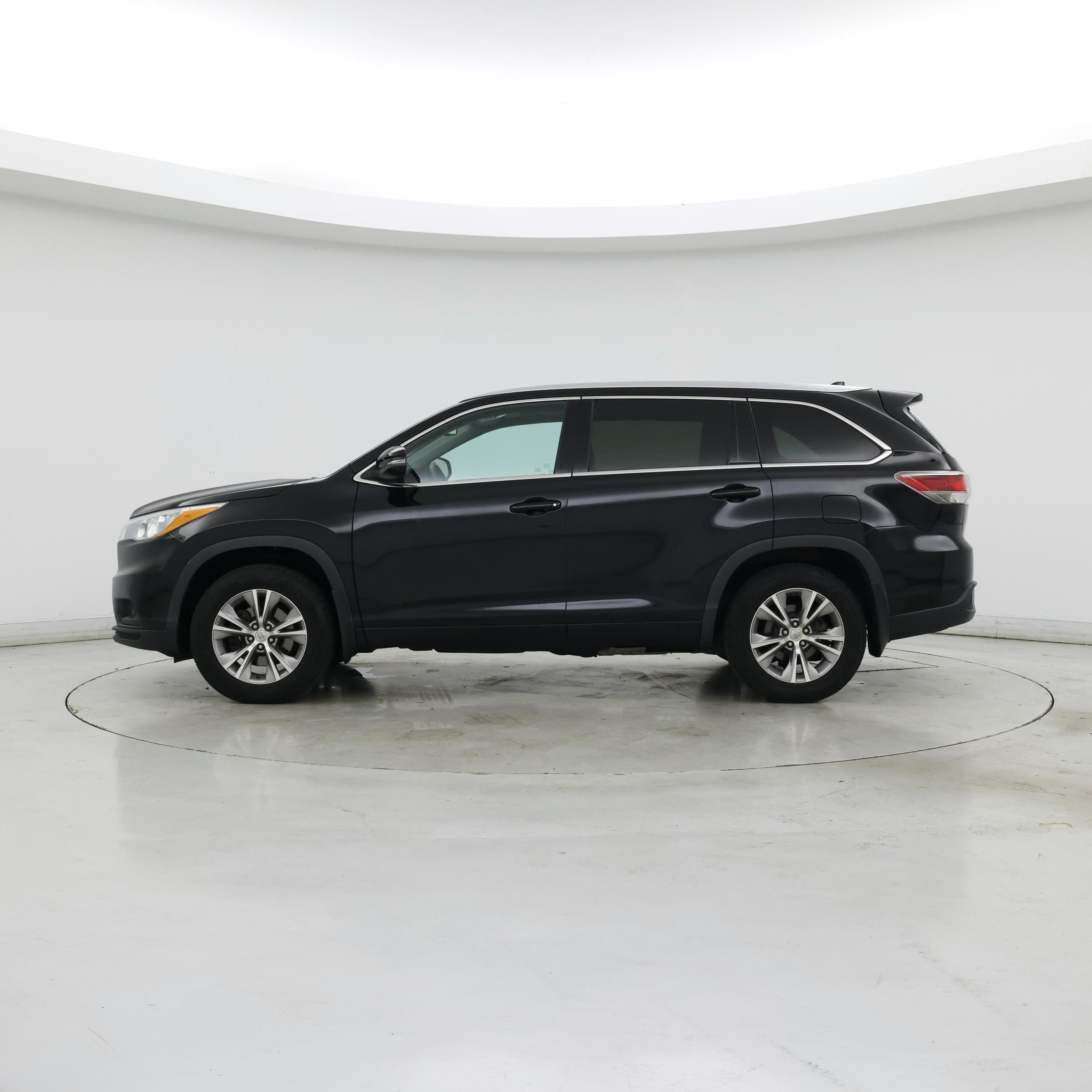Thumbnail: 2015 Toyota Highlander - 3