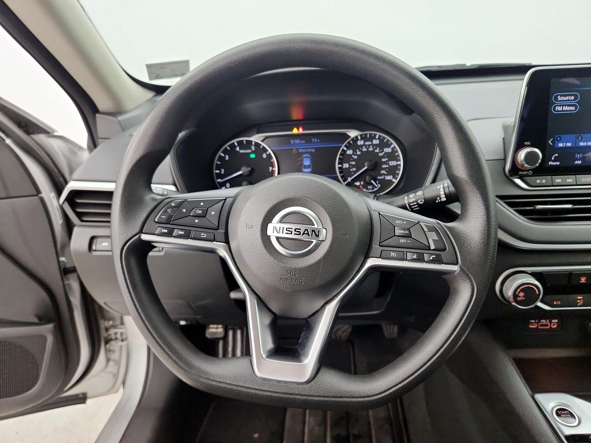 Thumbnail: 2019 Nissan Altima - 10