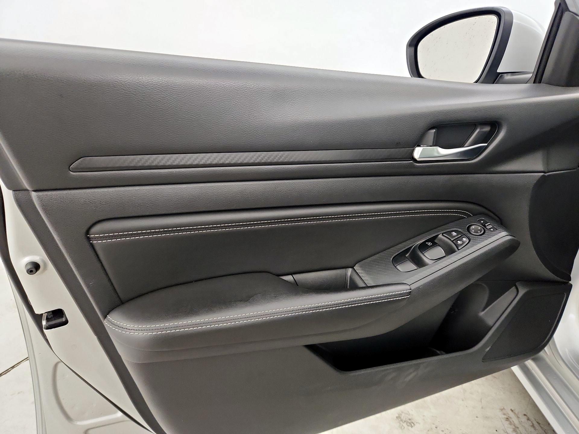 Thumbnail: 2019 Nissan Altima - 12