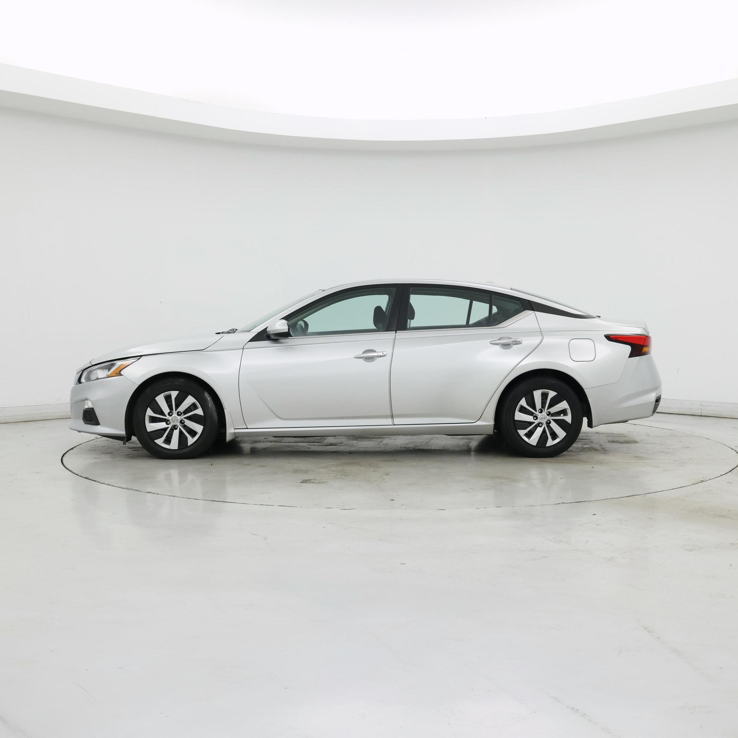 Thumbnail: 2019 Nissan Altima - 3
