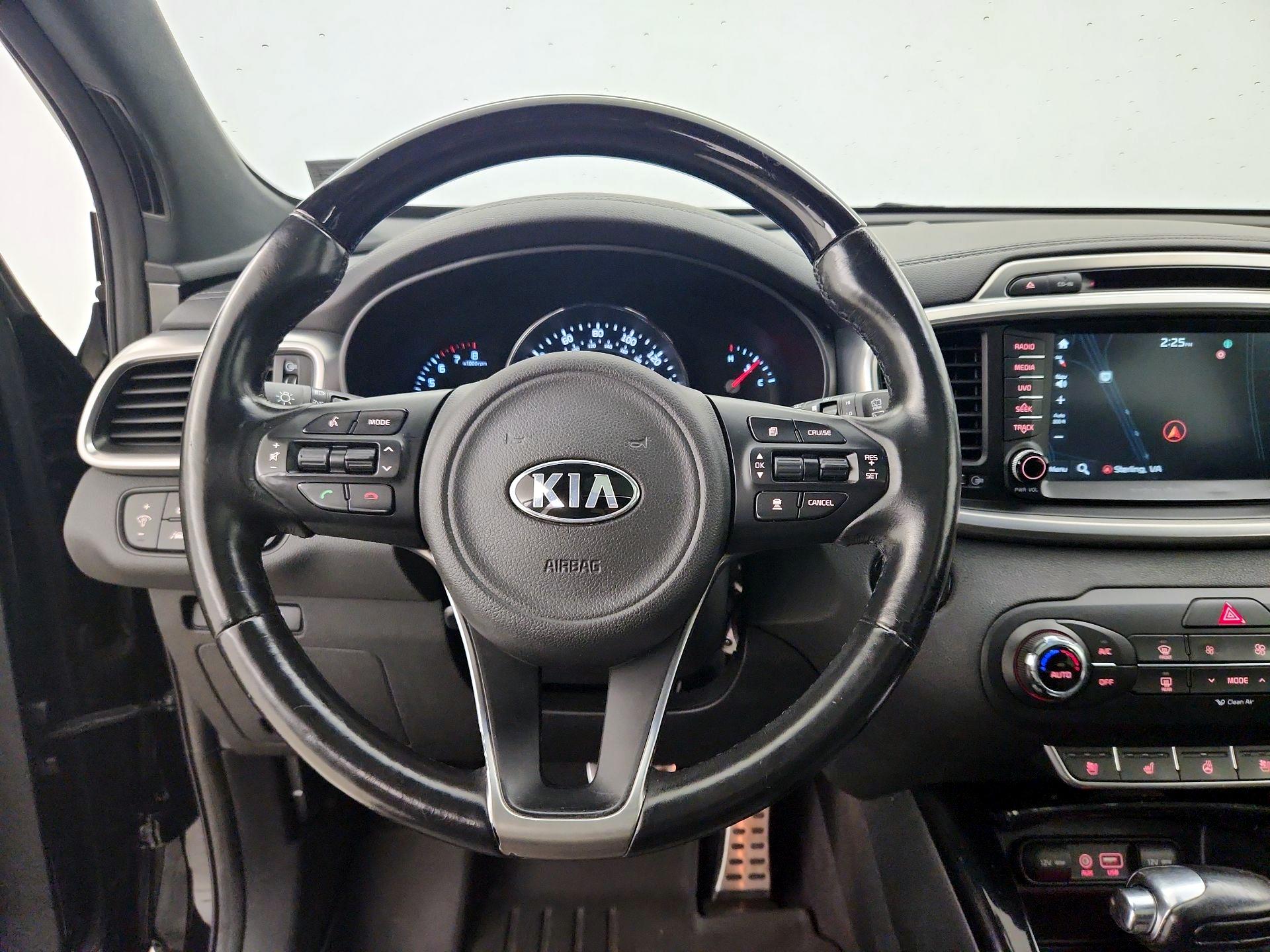 Thumbnail: 2016 Kia Sorento - 10