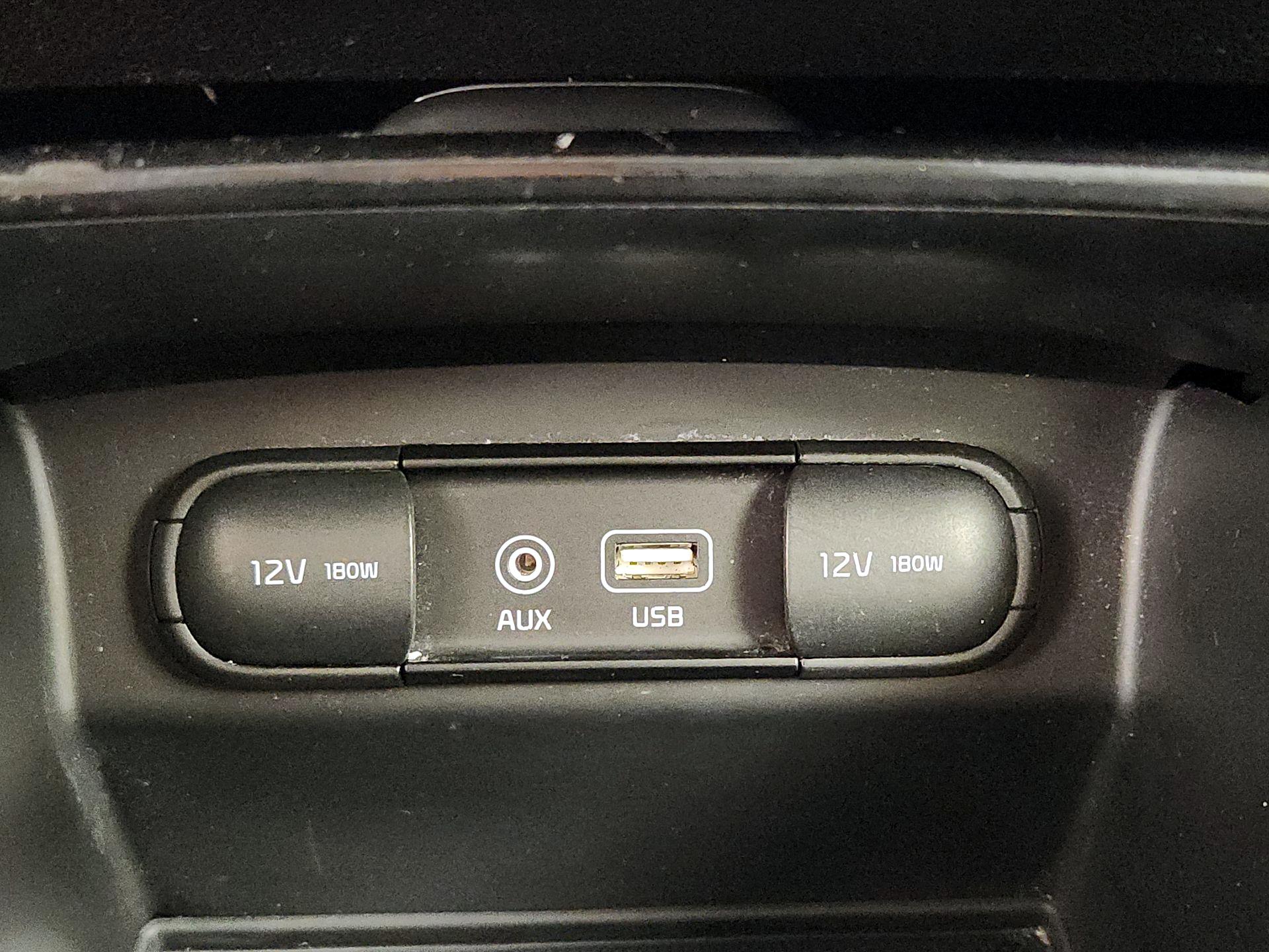 Thumbnail: 2016 Kia Sorento - 19
