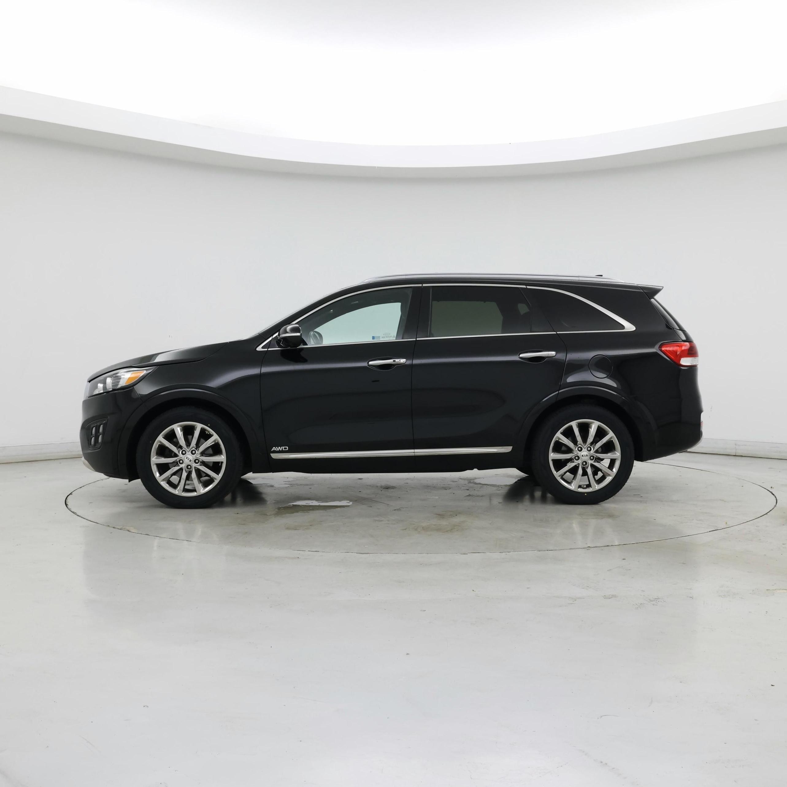 Thumbnail: 2016 Kia Sorento - 3