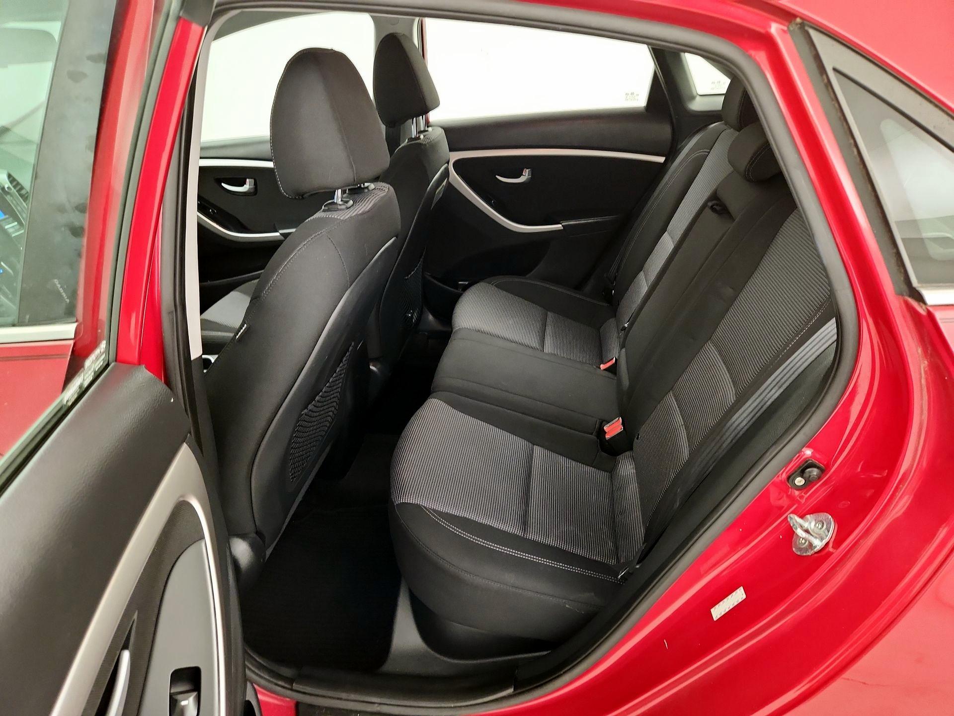 Thumbnail: 2016 Hyundai Elantra - 18