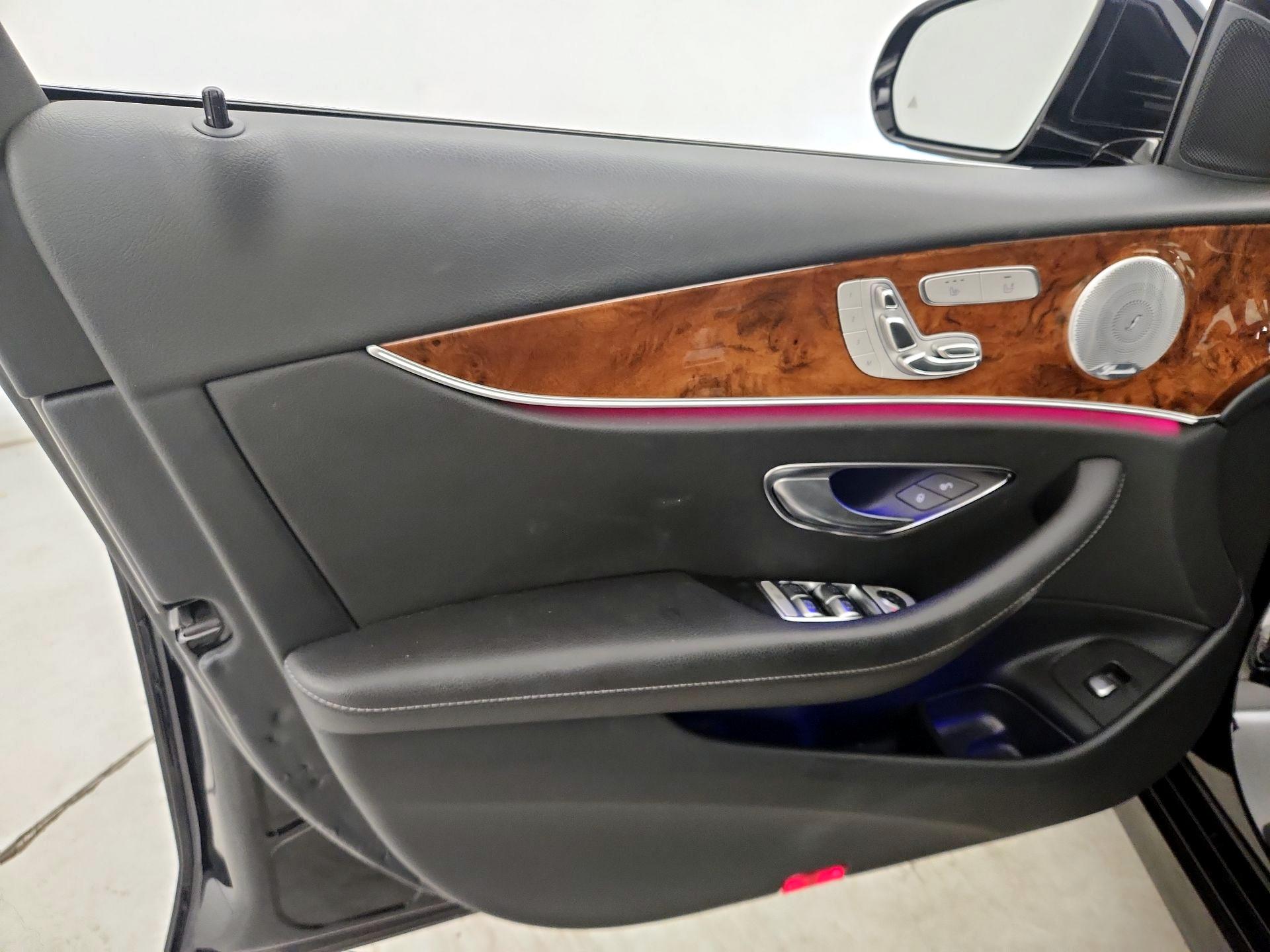 Thumbnail: 2019 Mercedes-Benz E-Class - 12