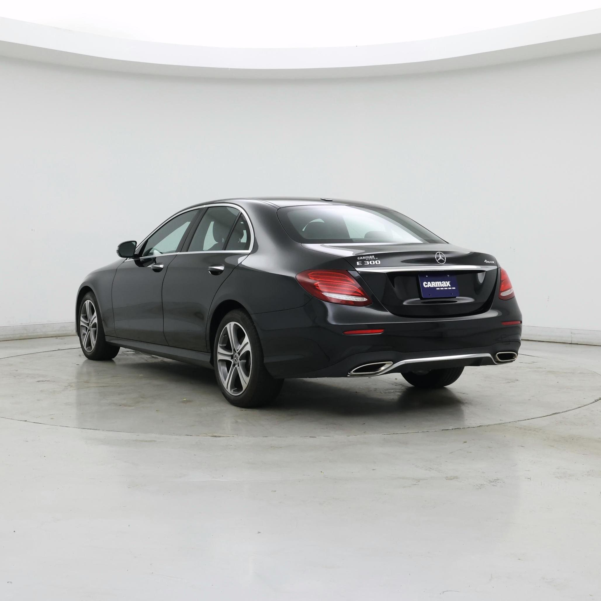 Thumbnail: 2019 Mercedes-Benz E-Class - 2