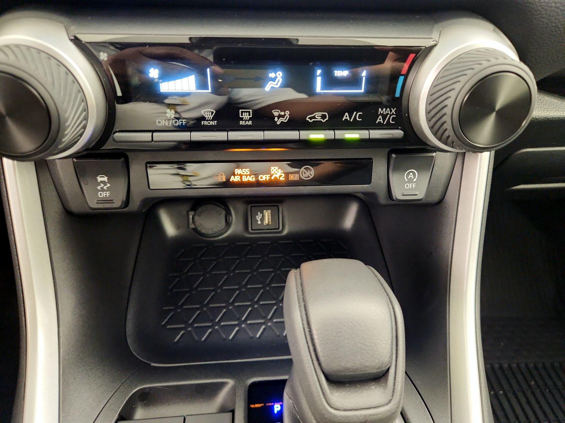 Thumbnail: 2025 Toyota RAV4 - 16