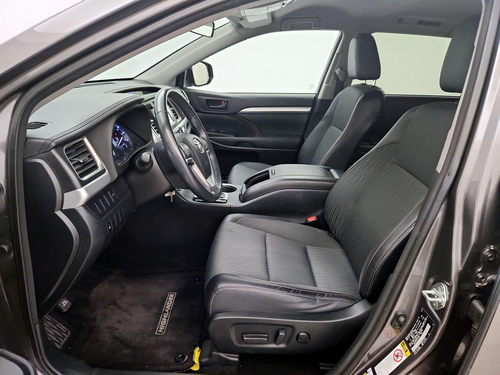 Thumbnail: 2015 Toyota Highlander - 11