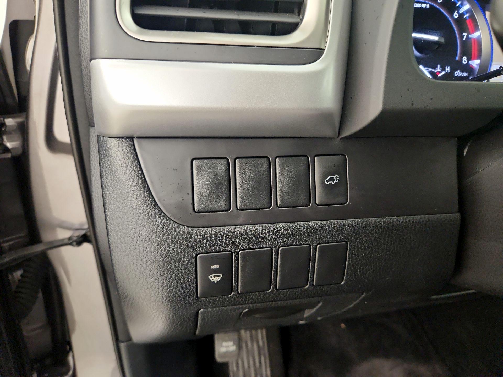 Thumbnail: 2015 Toyota Highlander - 13
