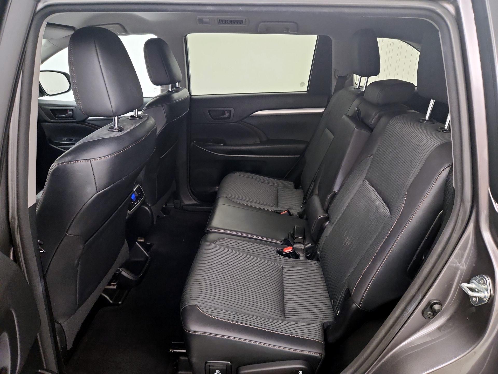 Thumbnail: 2015 Toyota Highlander - 19