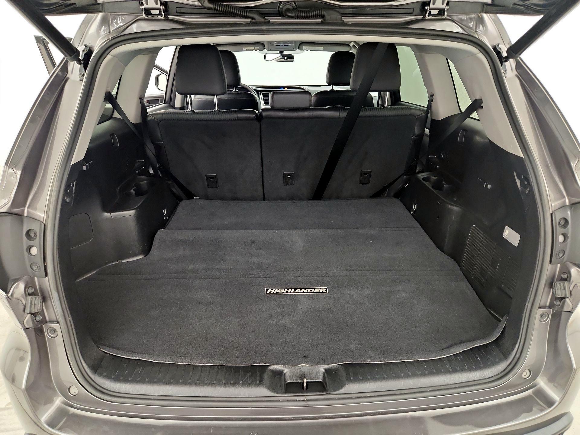 Thumbnail: 2015 Toyota Highlander - 20