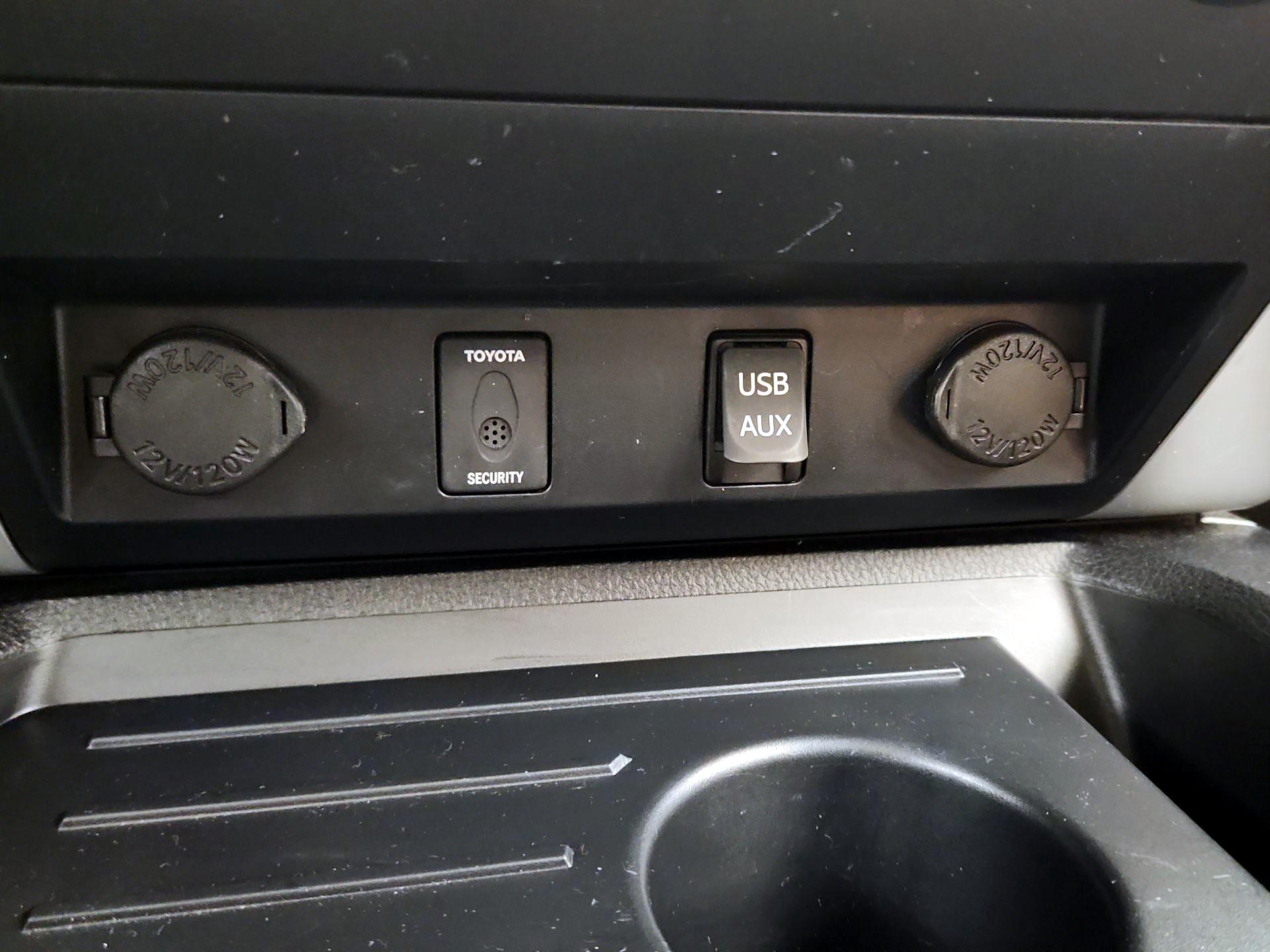 Thumbnail: 2018 Toyota Tundra - 19