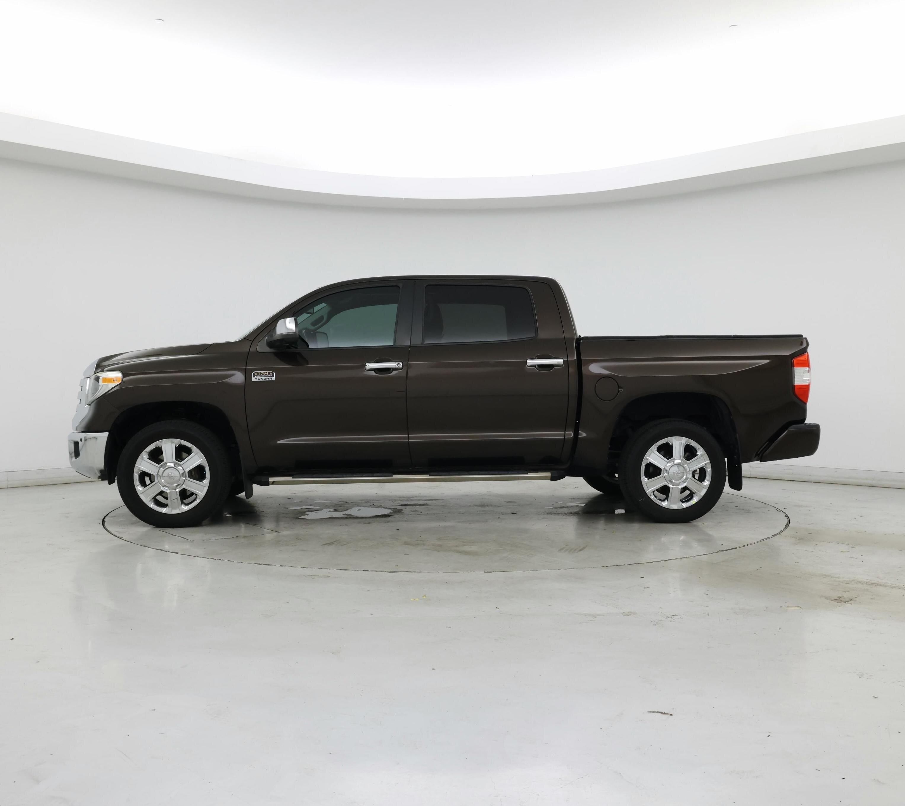 Thumbnail: 2018 Toyota Tundra - 3